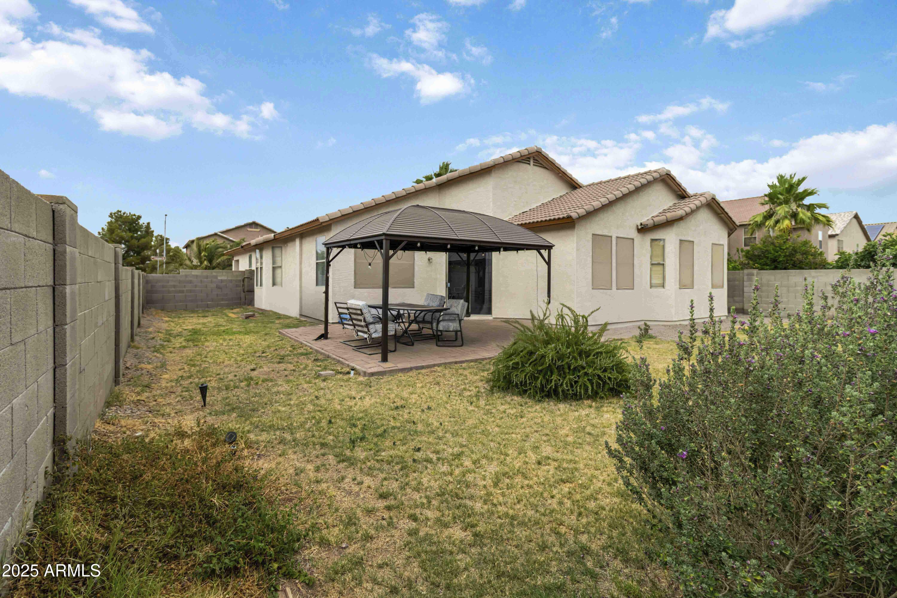 46185 W DUTCHMAN Drive