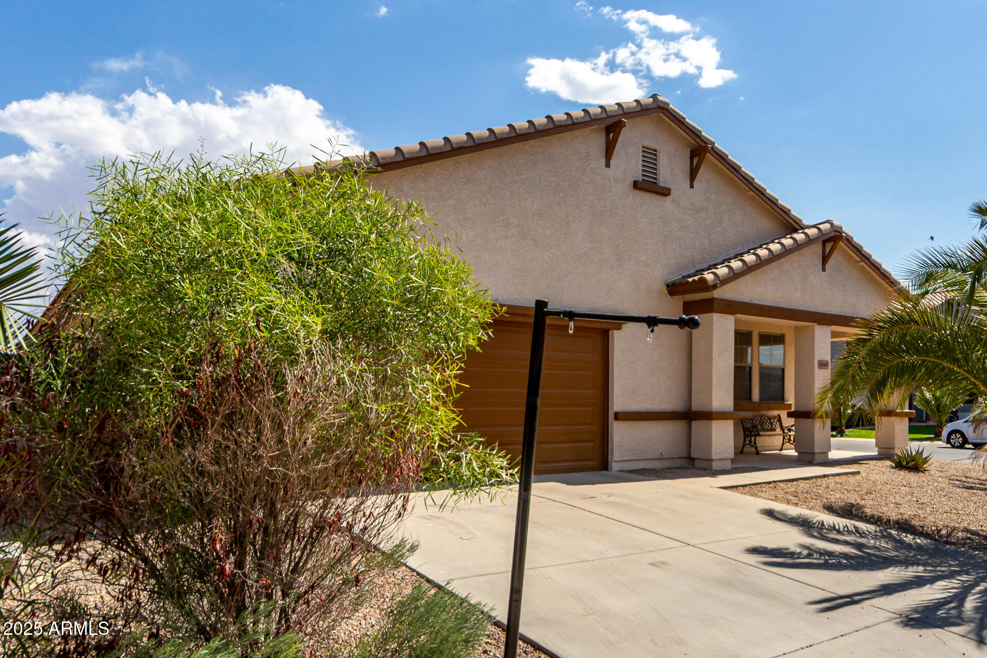 46185 W DUTCHMAN Drive