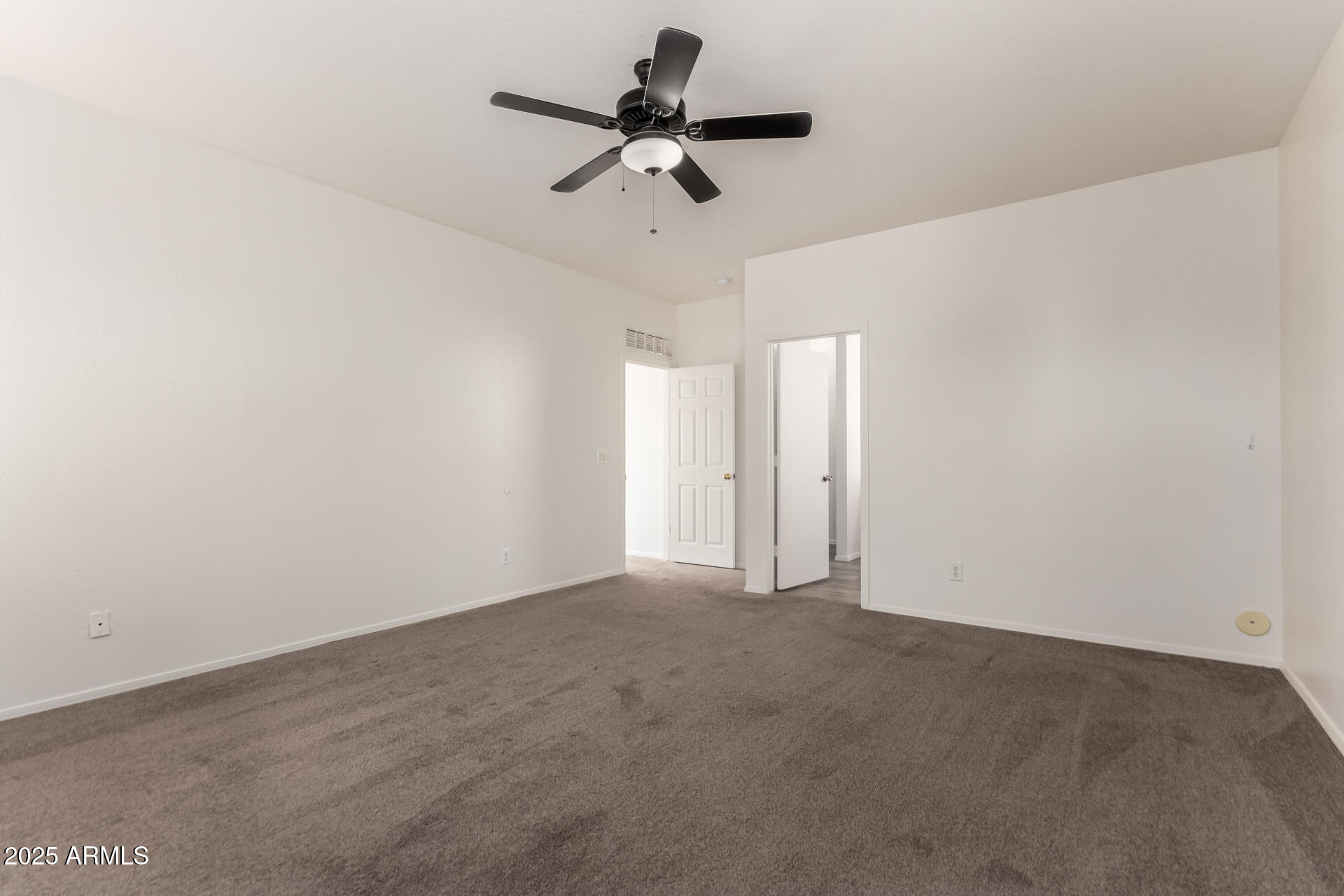 46185 W DUTCHMAN Drive