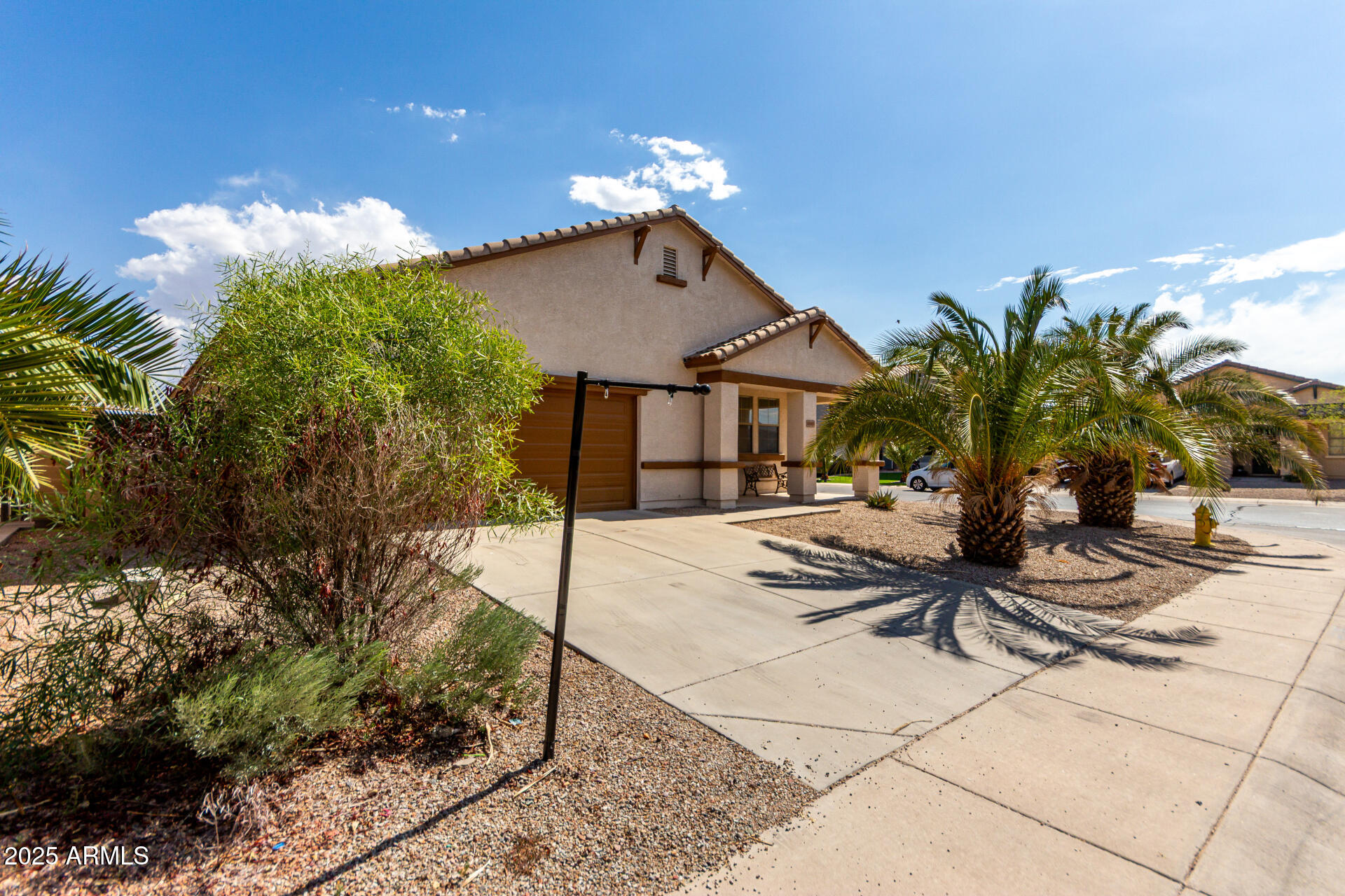 46185 W DUTCHMAN Drive