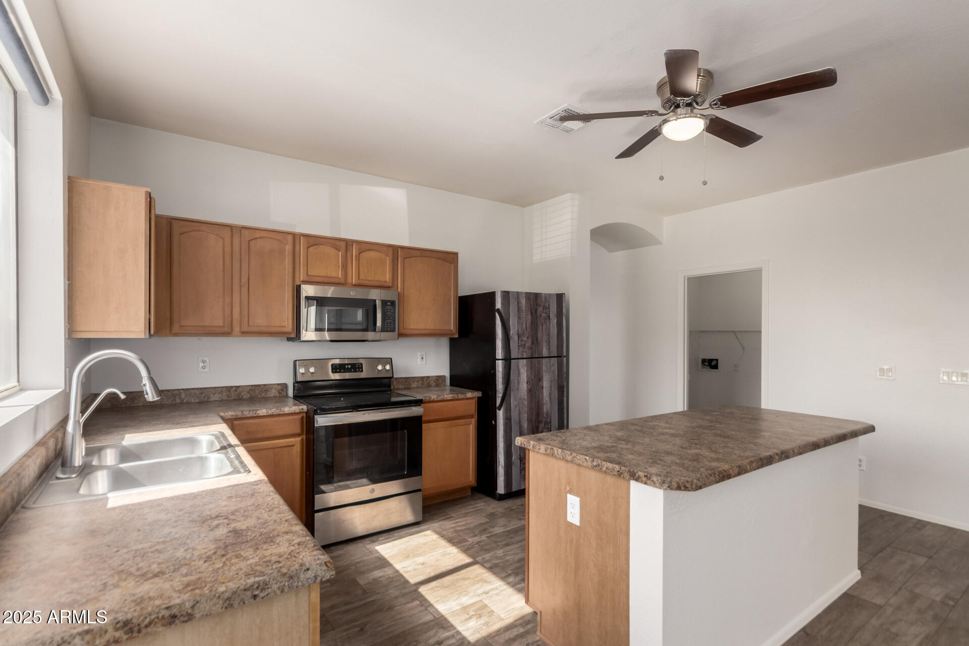 46185 W DUTCHMAN Drive