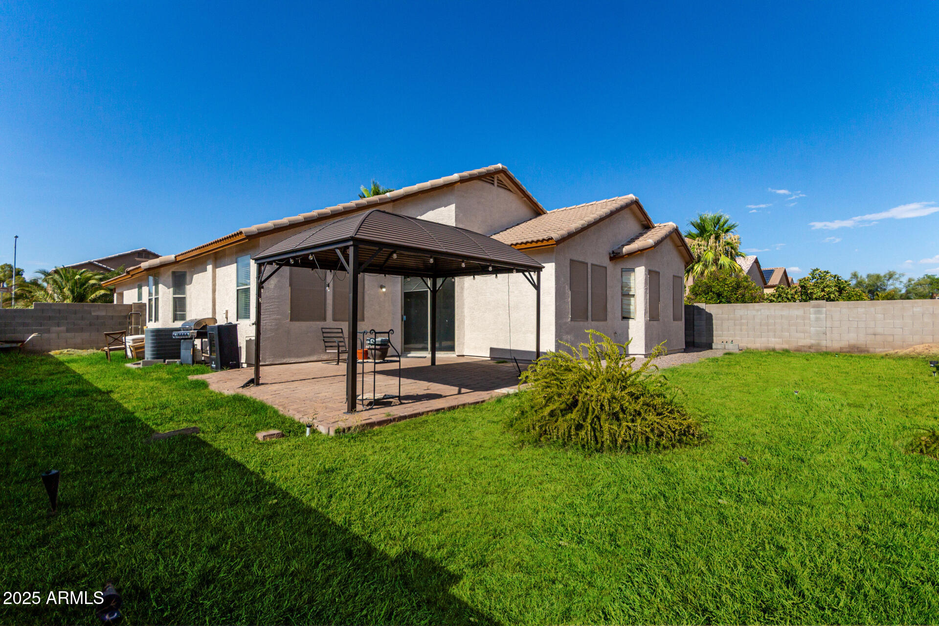 46185 W DUTCHMAN Drive