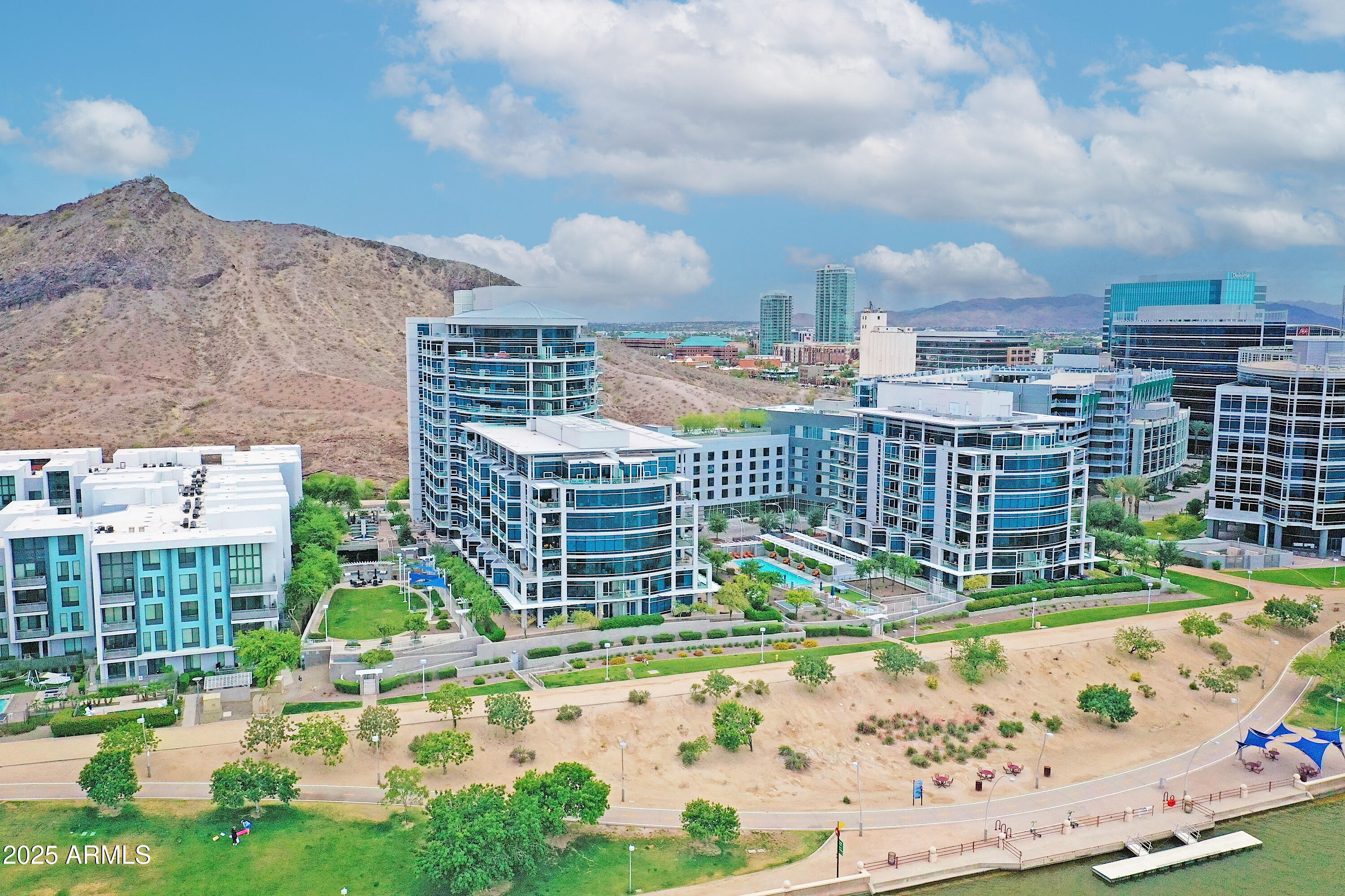 140 E RIO SALADO Parkway, 402