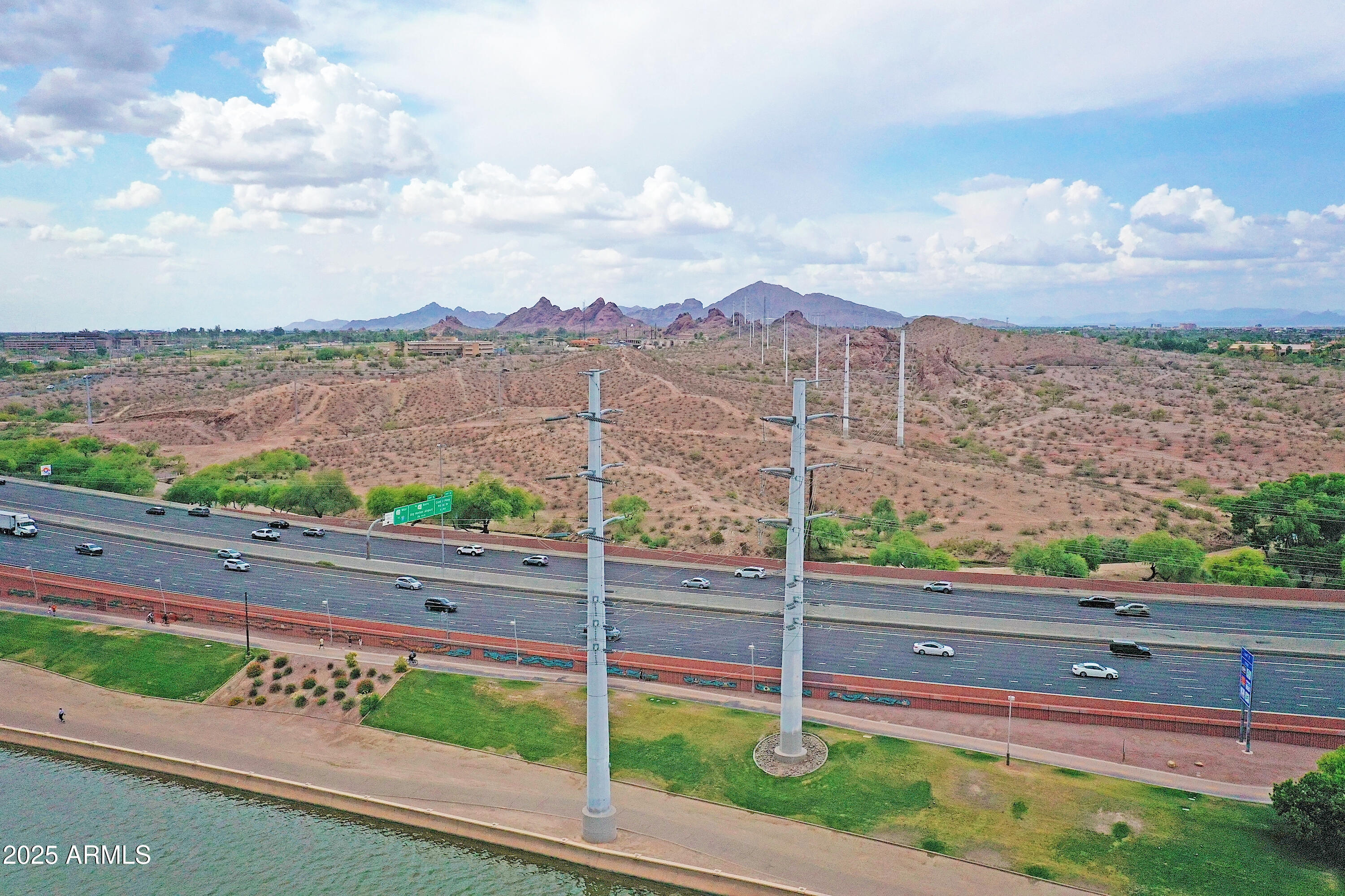 140 E RIO SALADO Parkway, 402