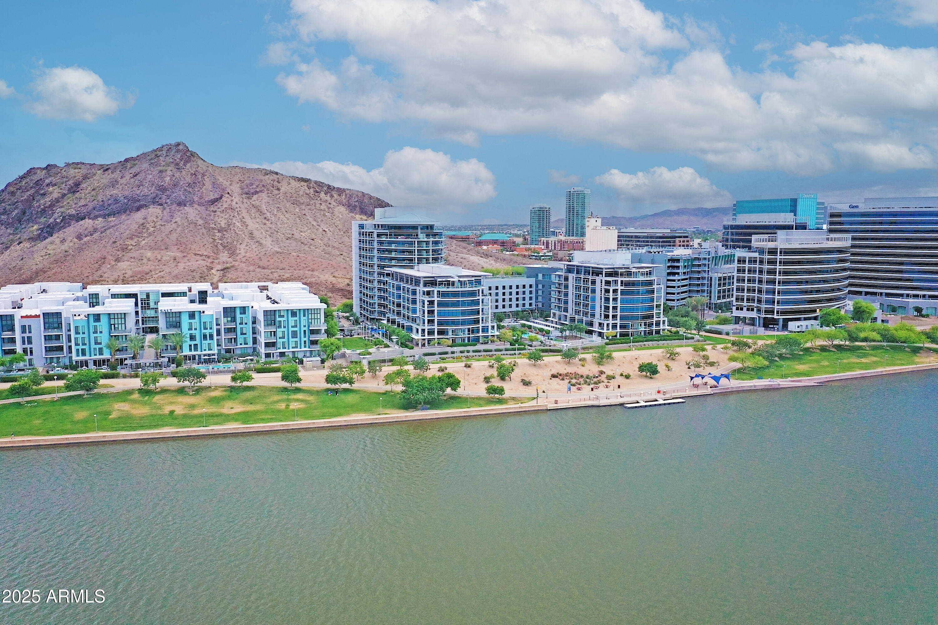 140 E RIO SALADO Parkway, 402