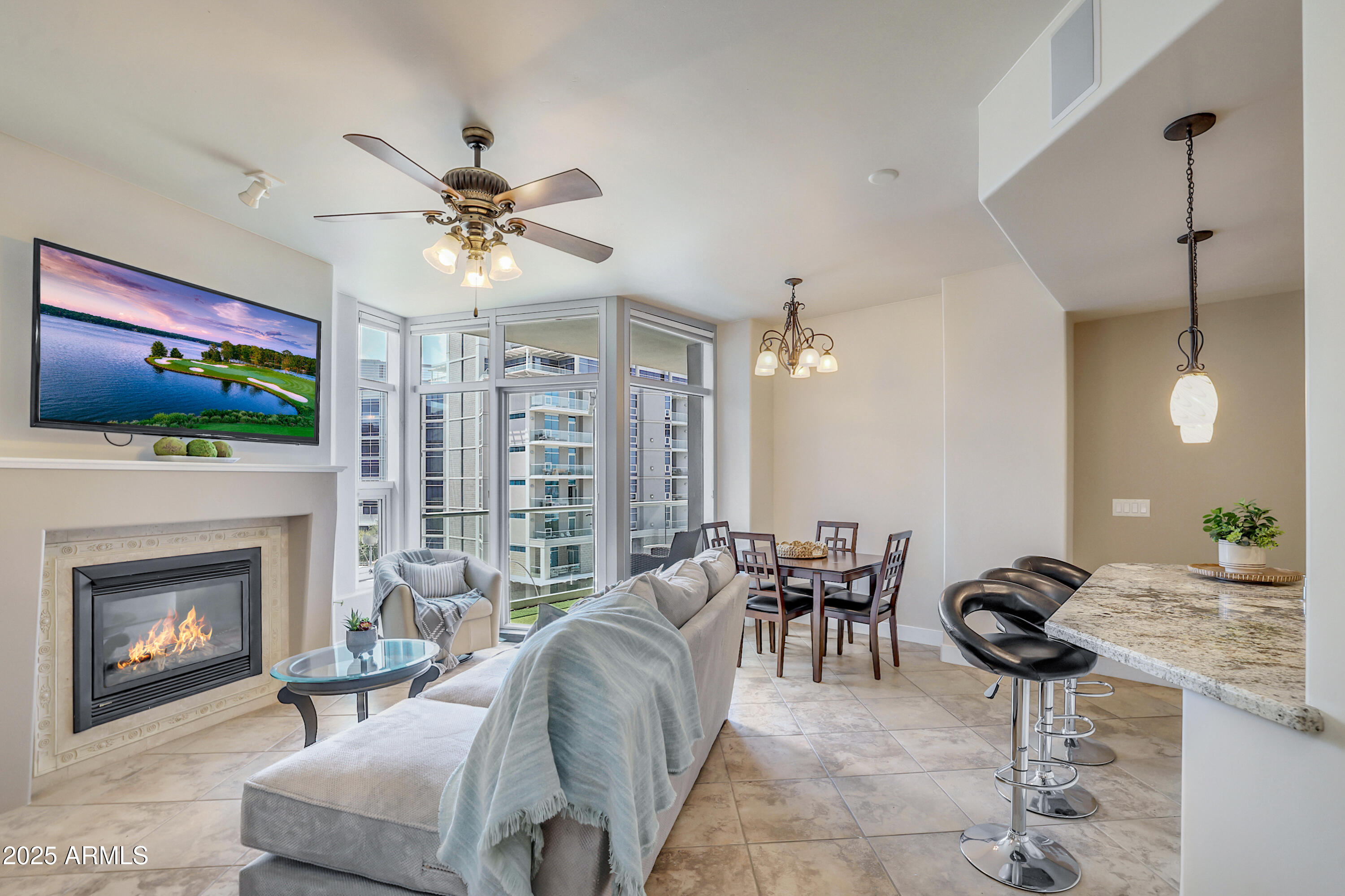 140 E RIO SALADO Parkway, 402