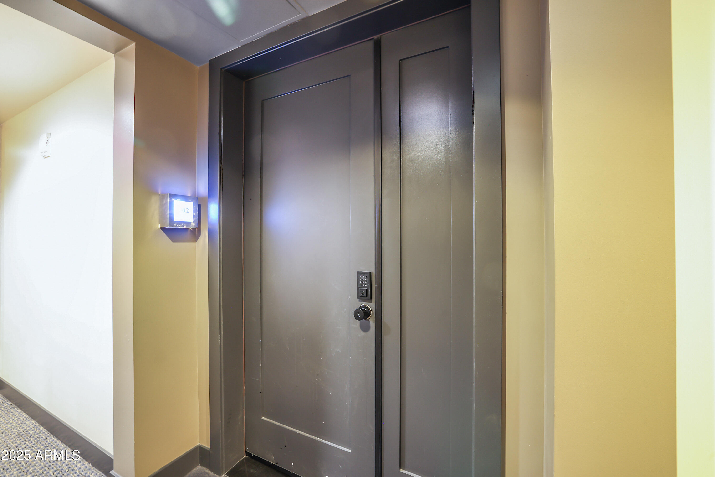 140 E RIO SALADO Parkway, 402