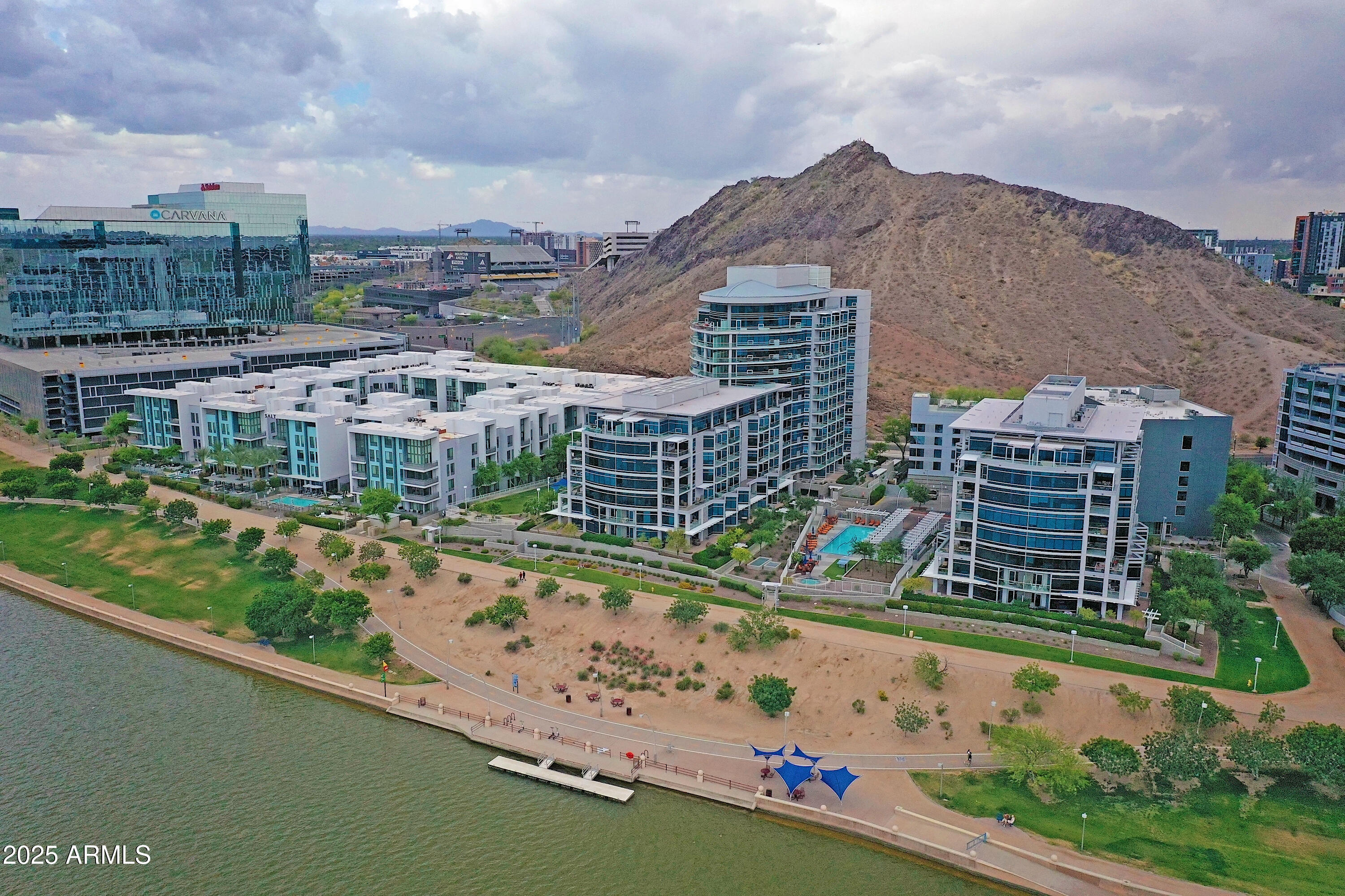 140 E RIO SALADO Parkway, 402