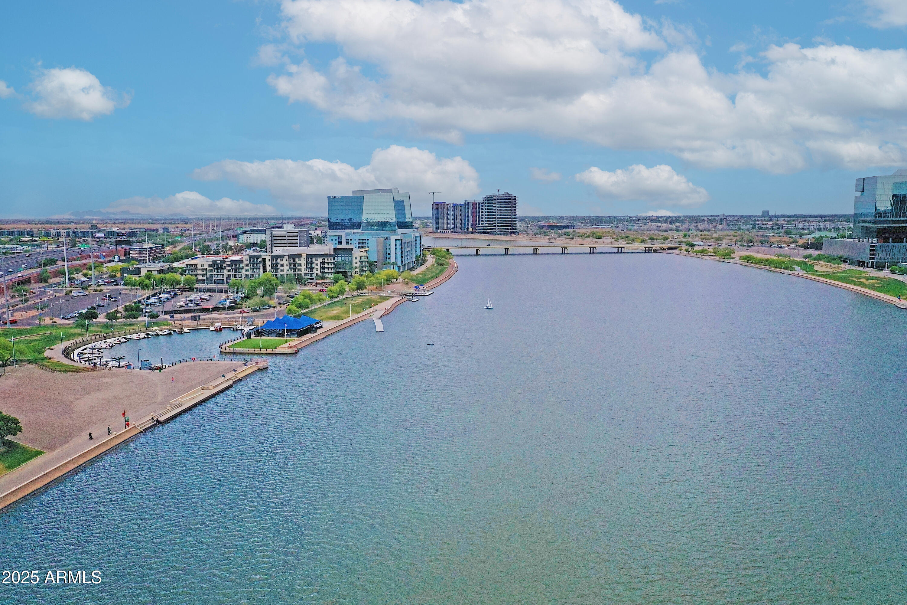 140 E RIO SALADO Parkway, 402