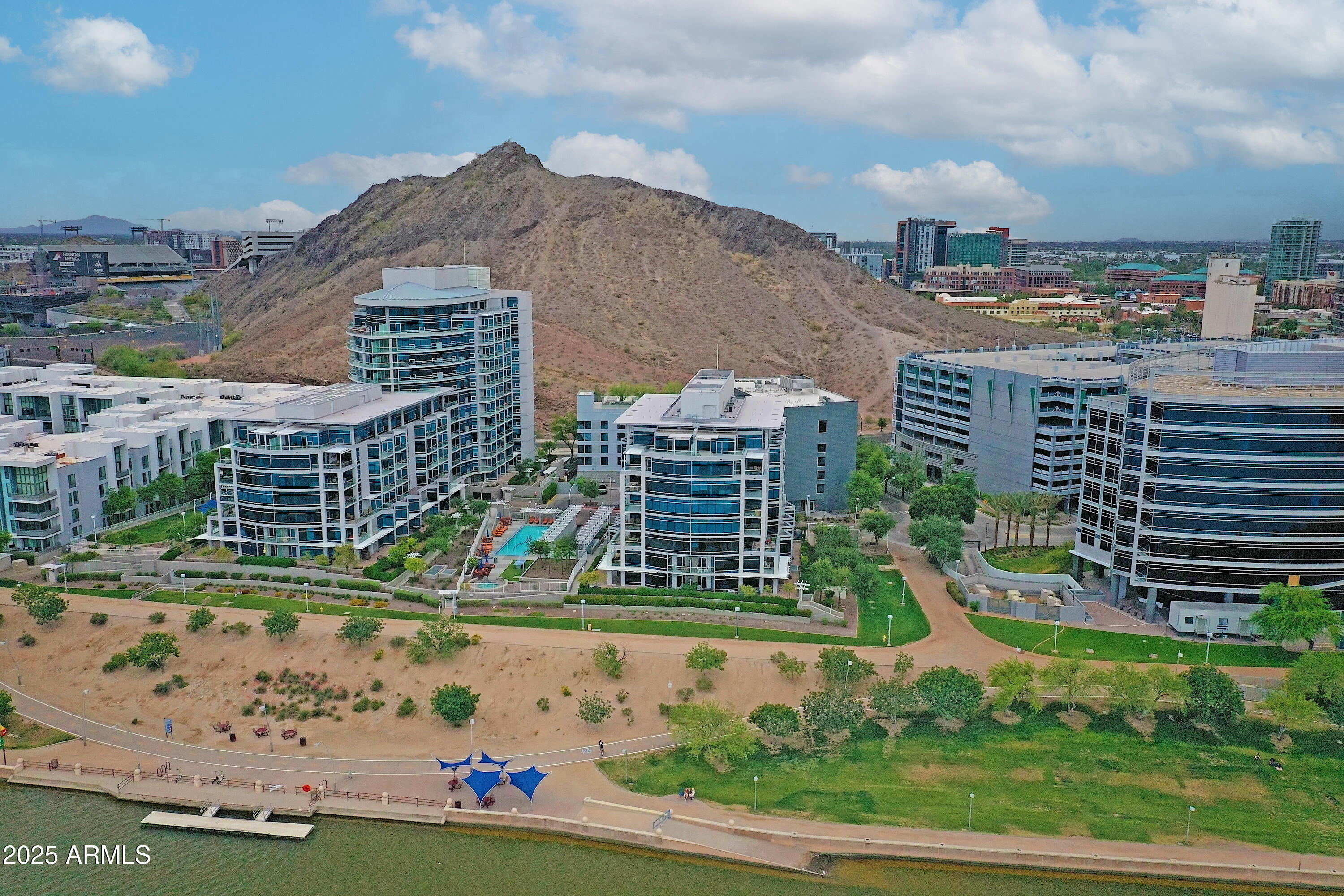 140 E RIO SALADO Parkway, 402