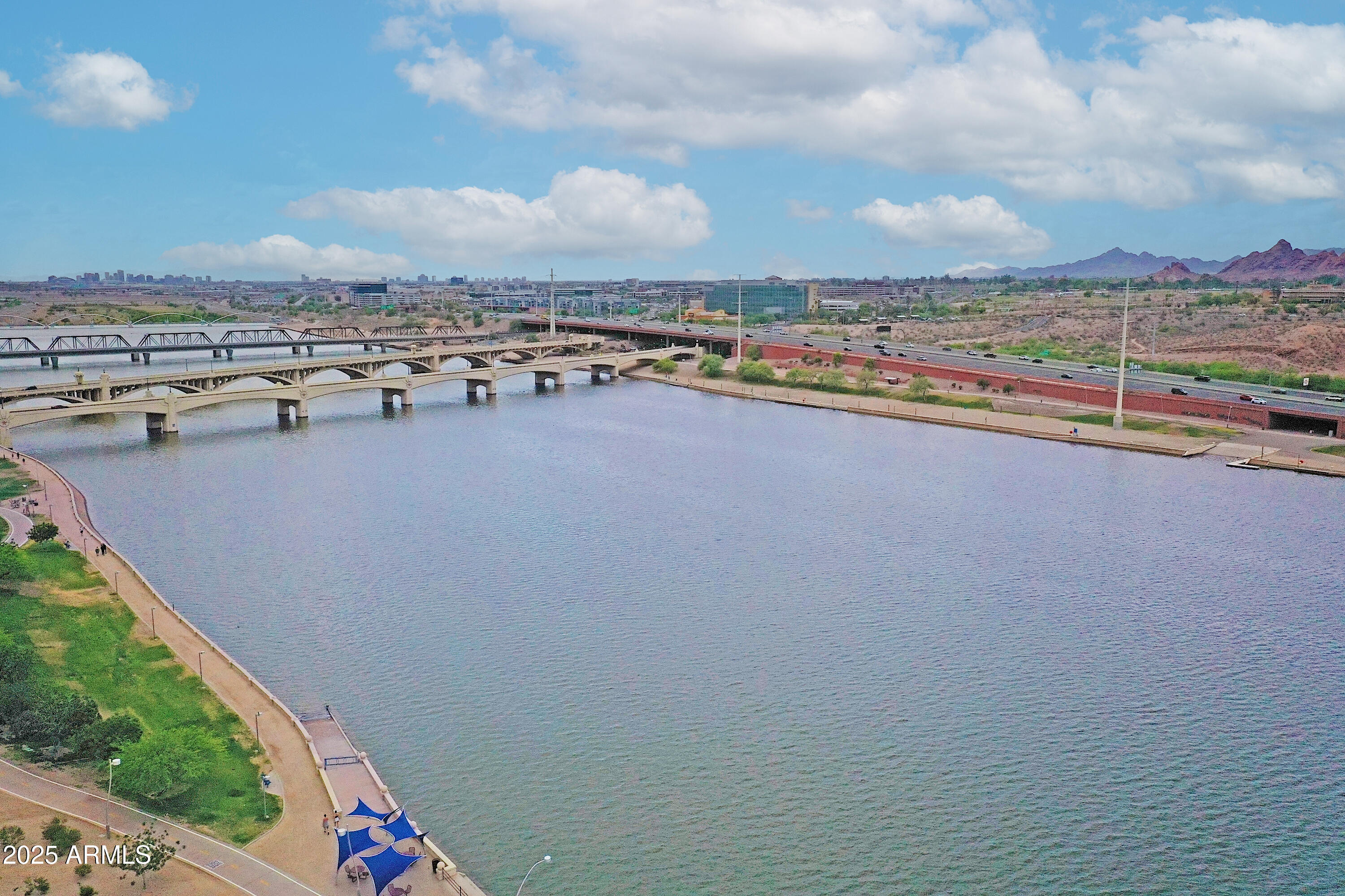 140 E RIO SALADO Parkway, 402