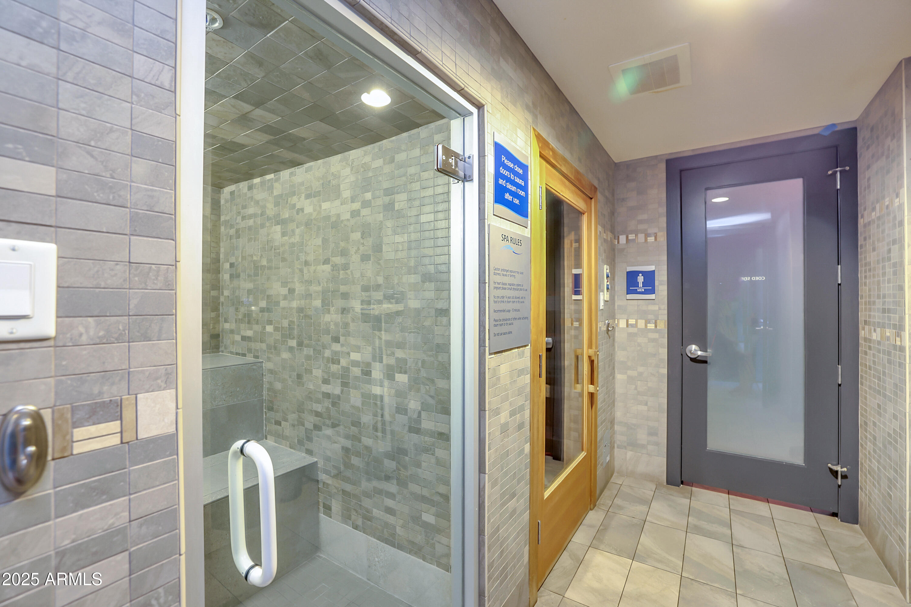 140 E RIO SALADO Parkway, 402