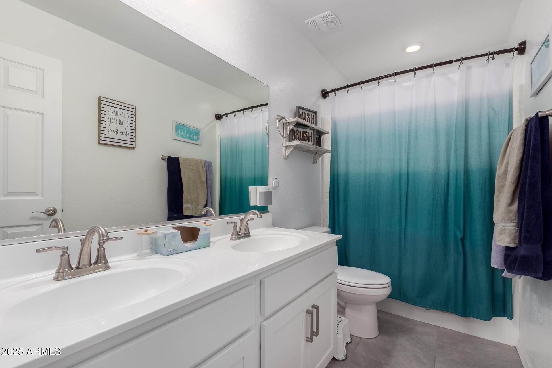 26116 N THORNHILL Drive