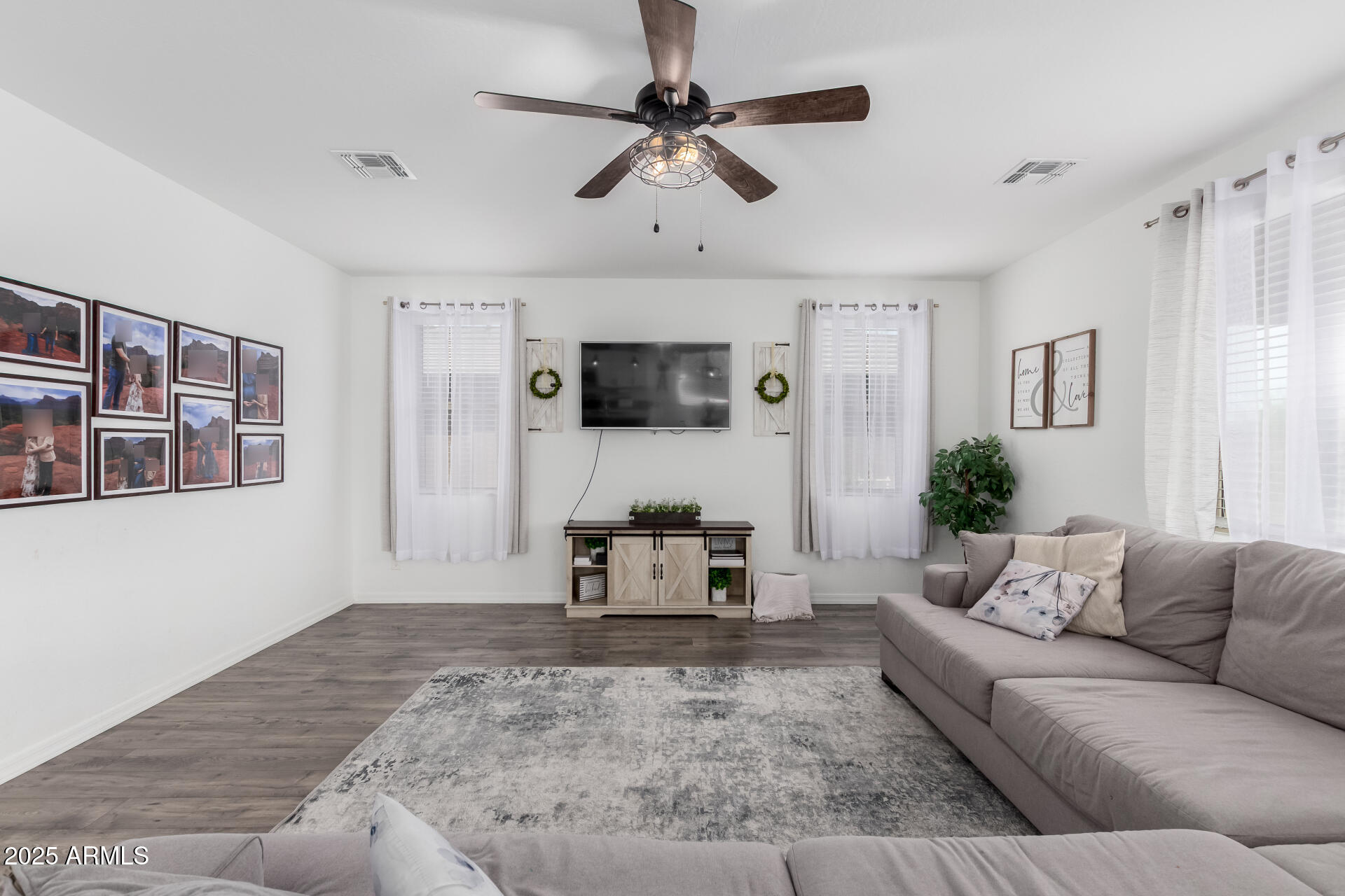 26116 N THORNHILL Drive