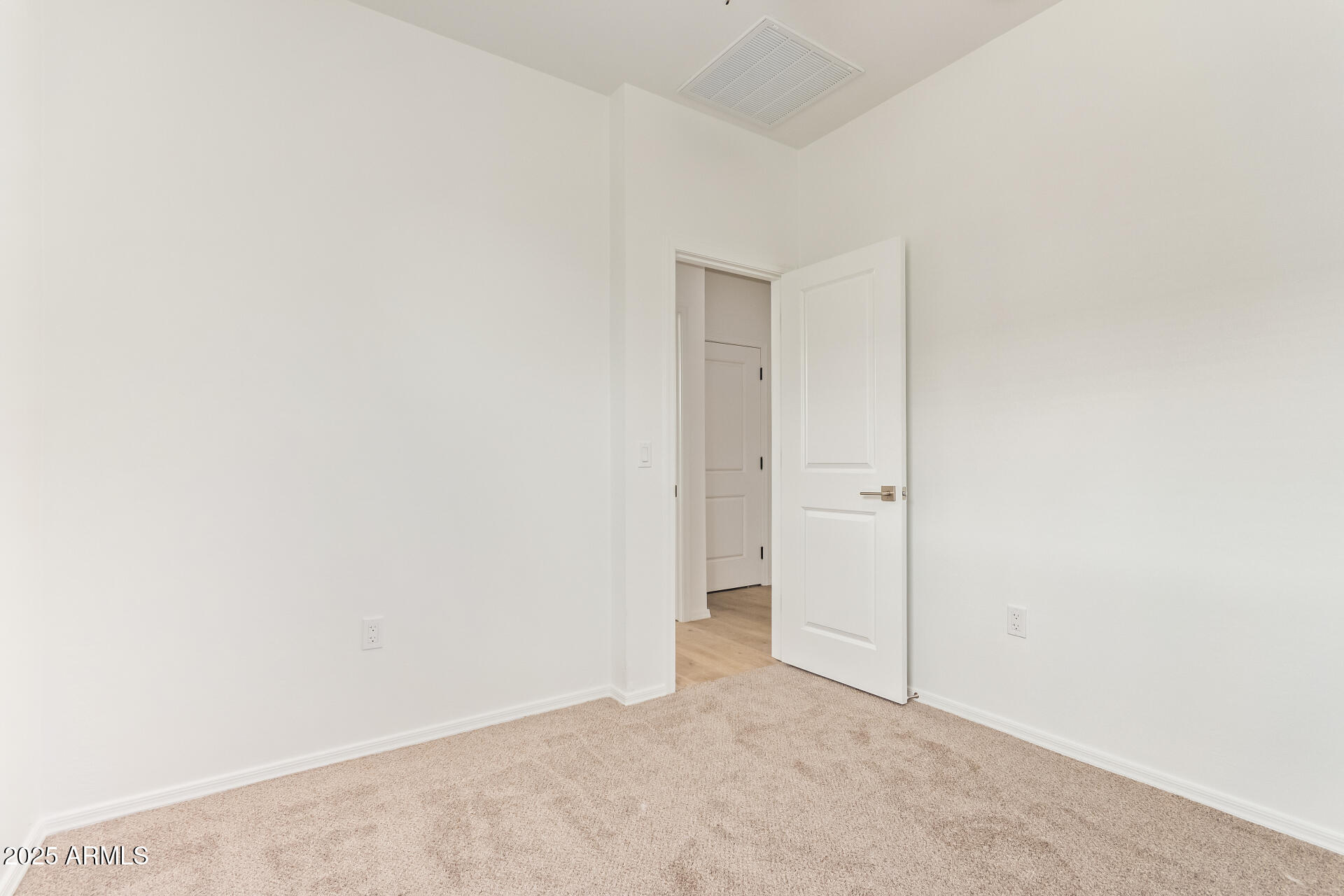 1737 W PINKLEY Avenue