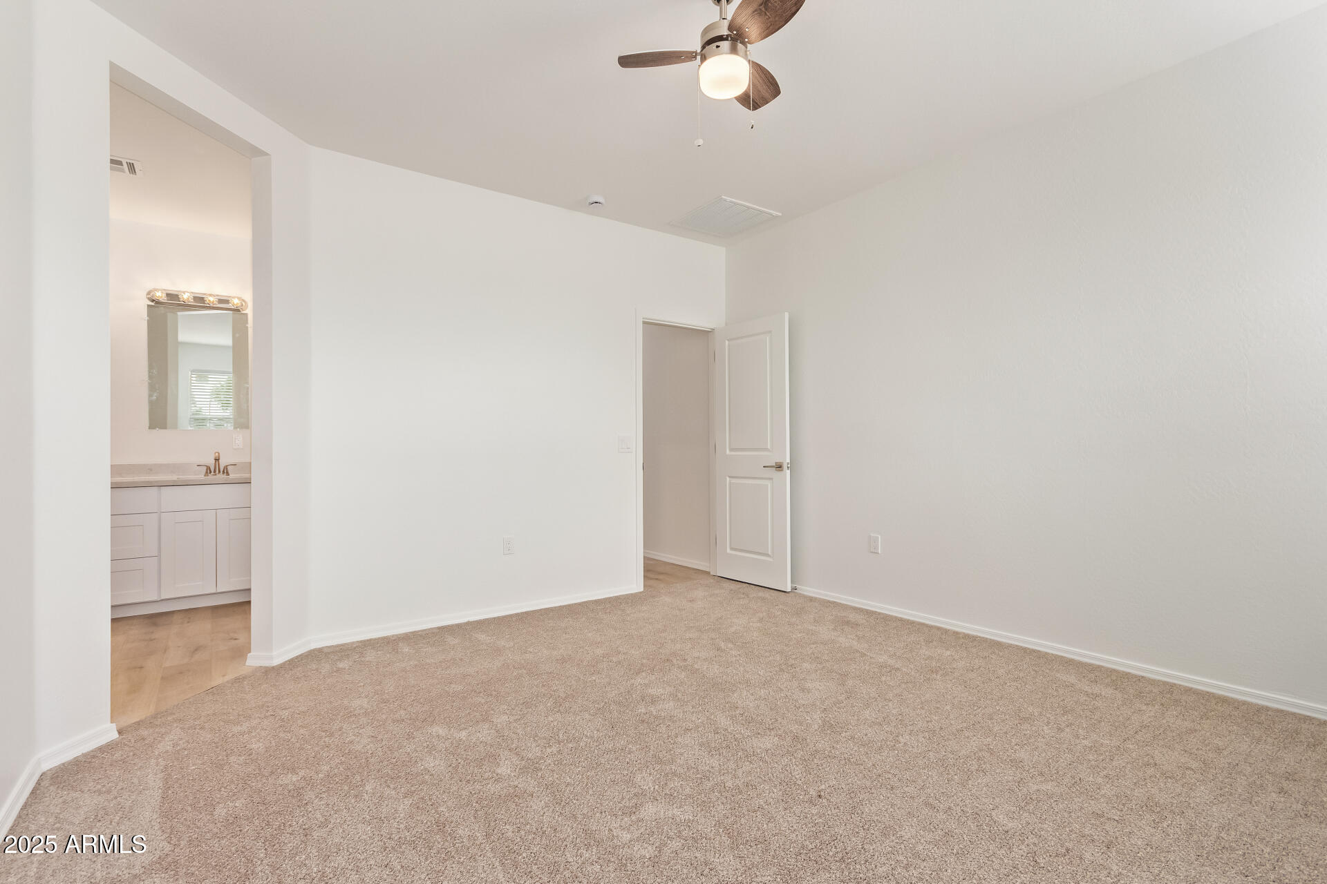 1737 W PINKLEY Avenue