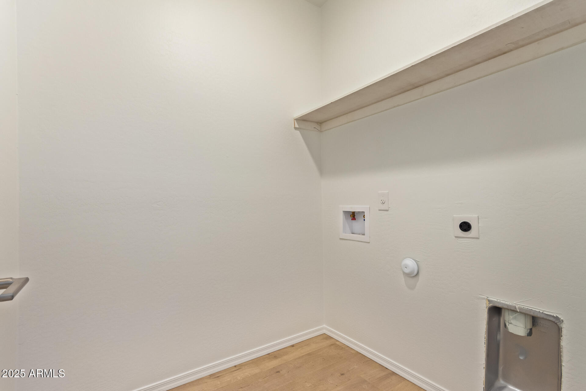 1737 W PINKLEY Avenue