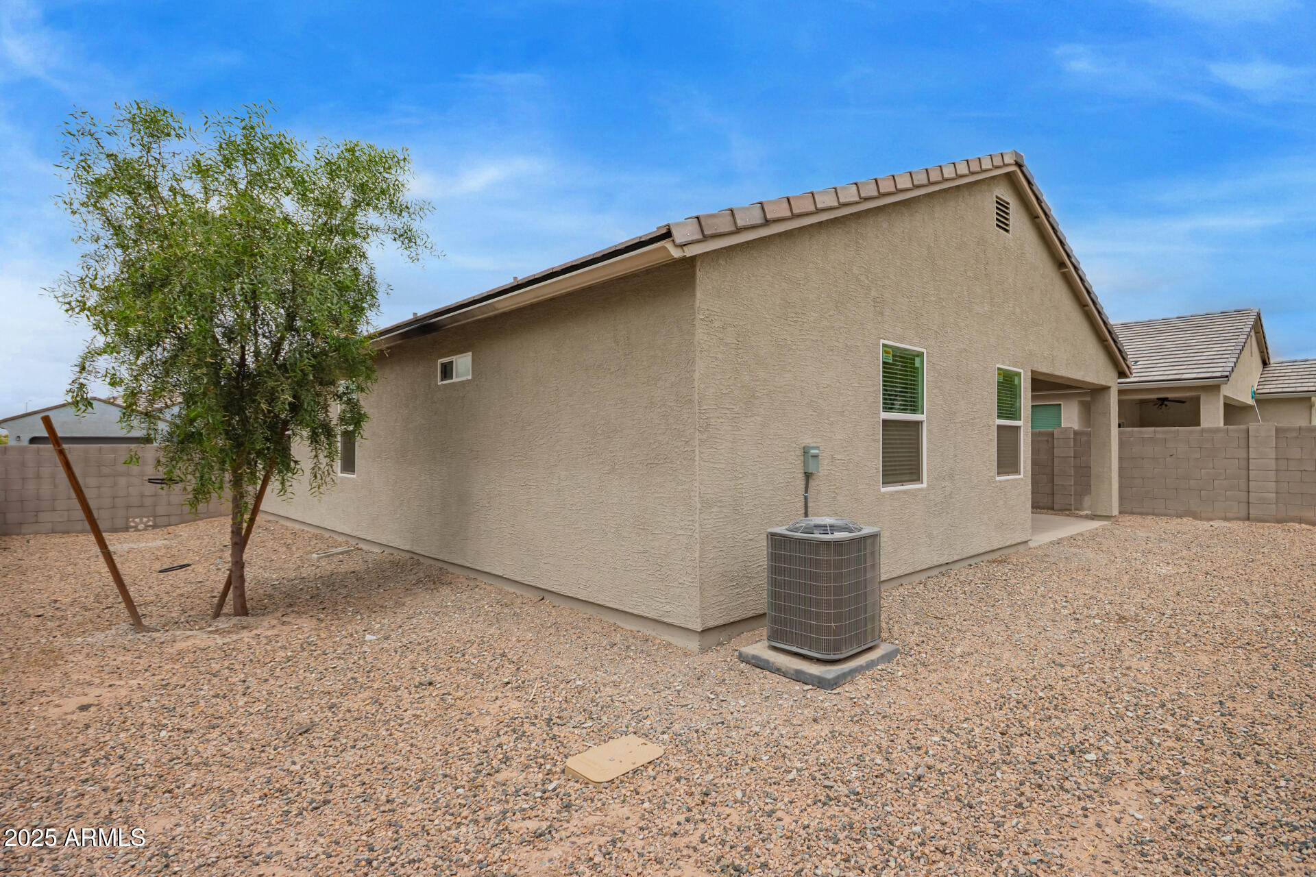 1737 W PINKLEY Avenue