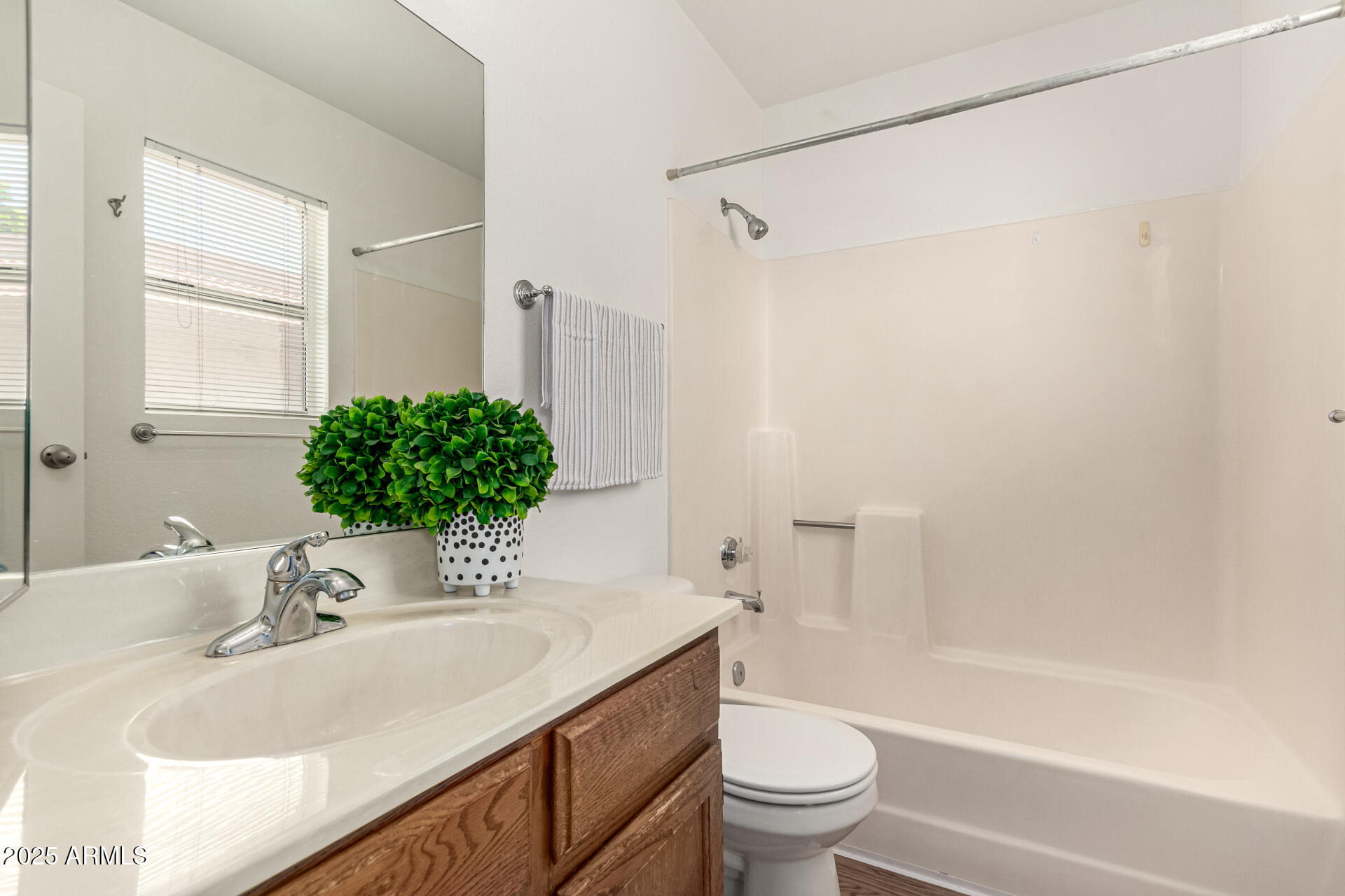 520 N STAPLEY Drive, 253