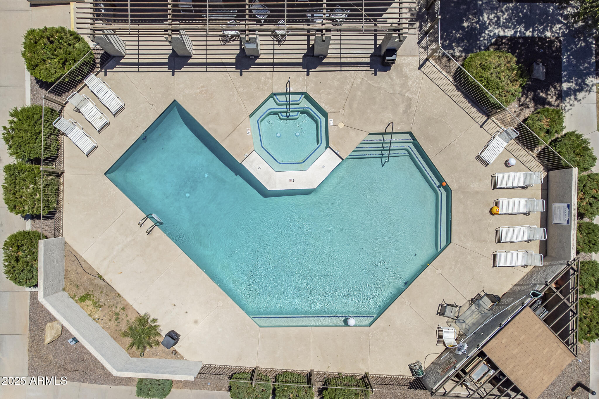 520 N STAPLEY Drive, 253