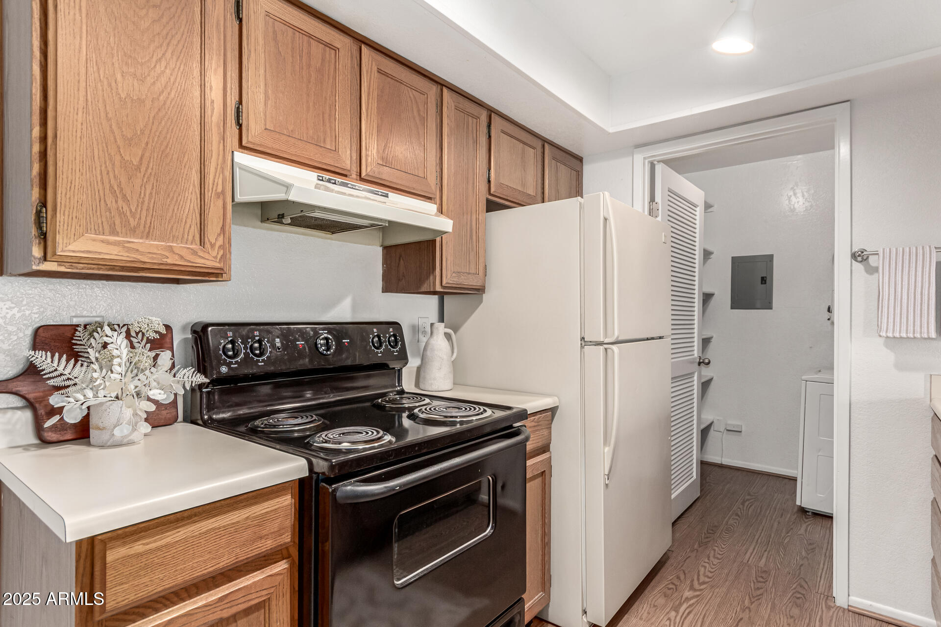 520 N STAPLEY Drive, 253