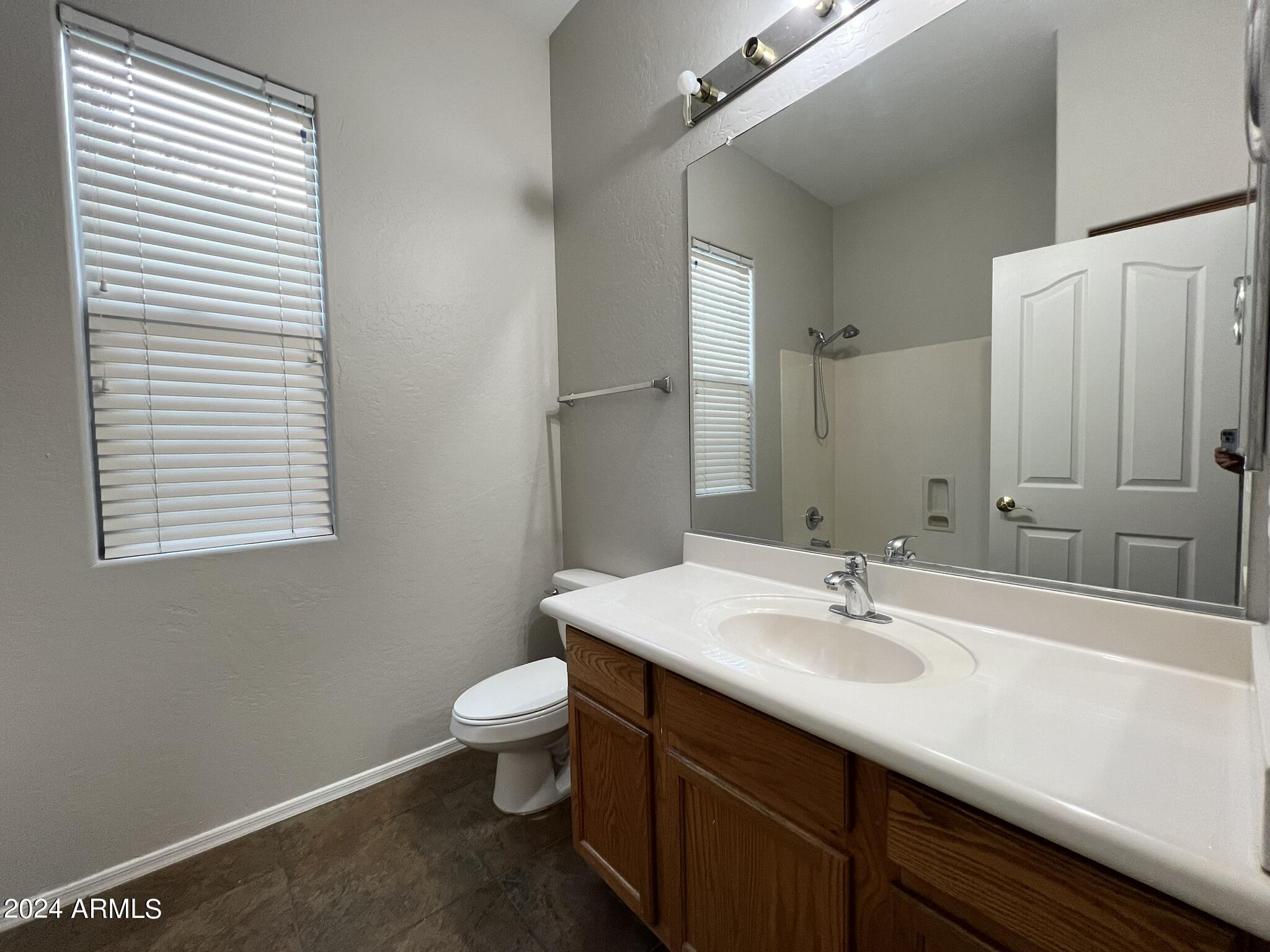 3312 E BLUEBIRD Place