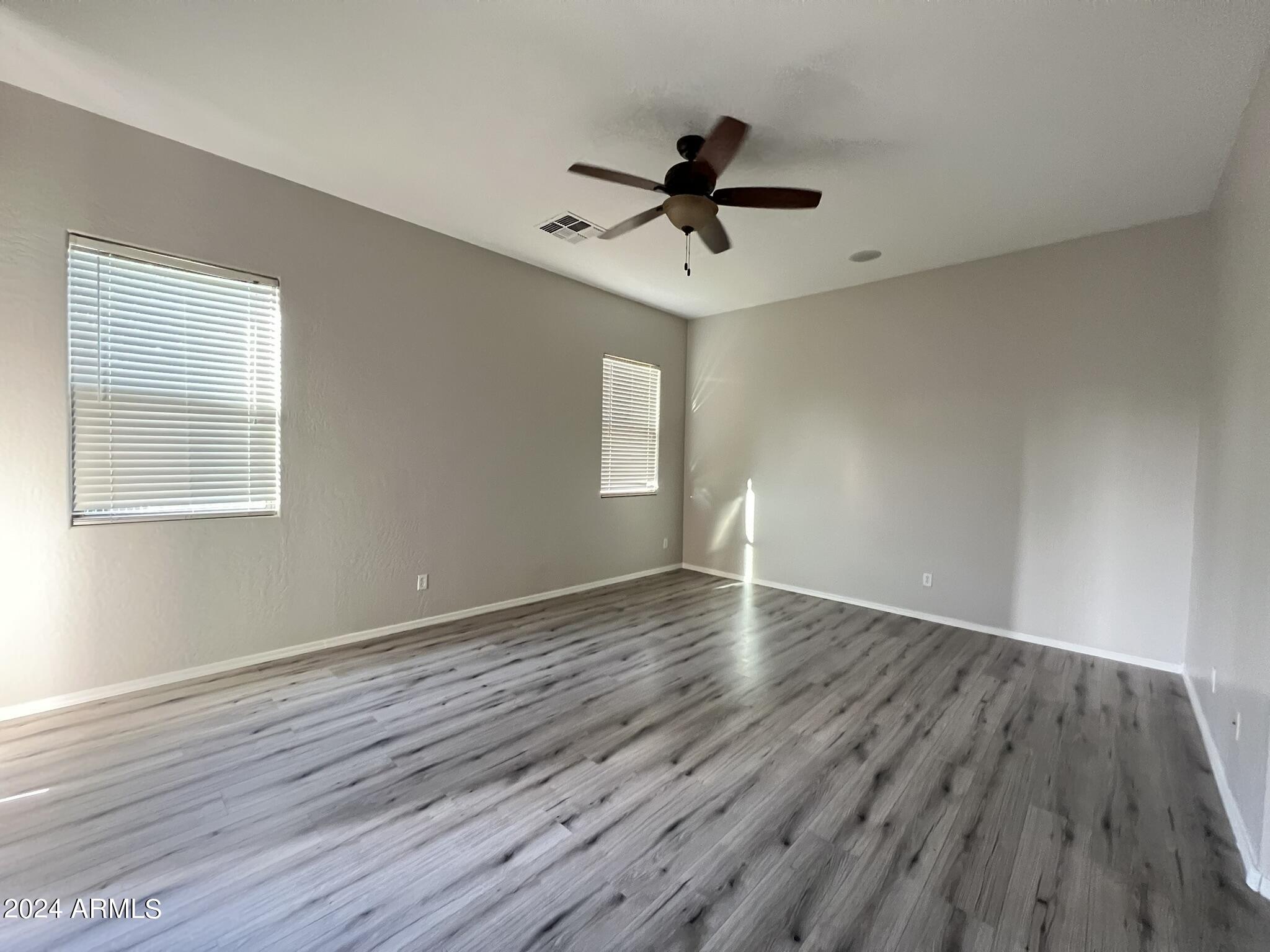 3312 E BLUEBIRD Place