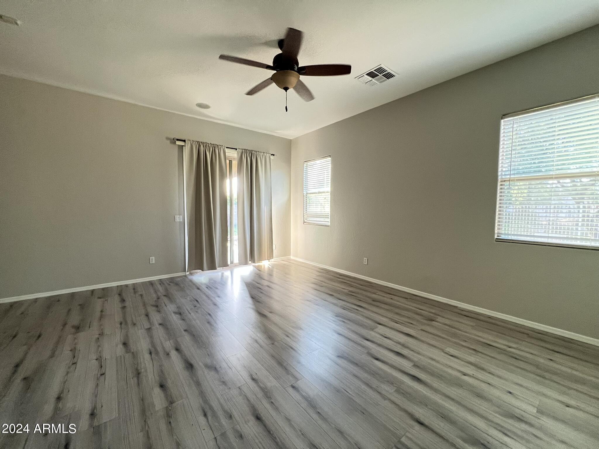 3312 E BLUEBIRD Place