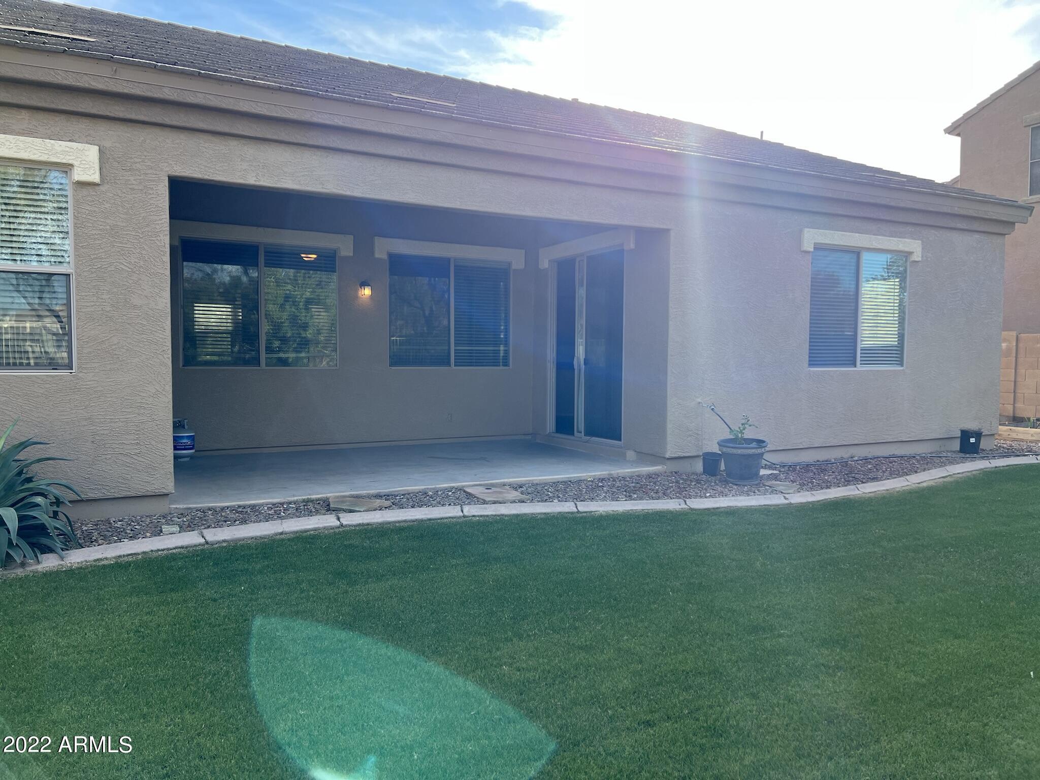 3312 E BLUEBIRD Place