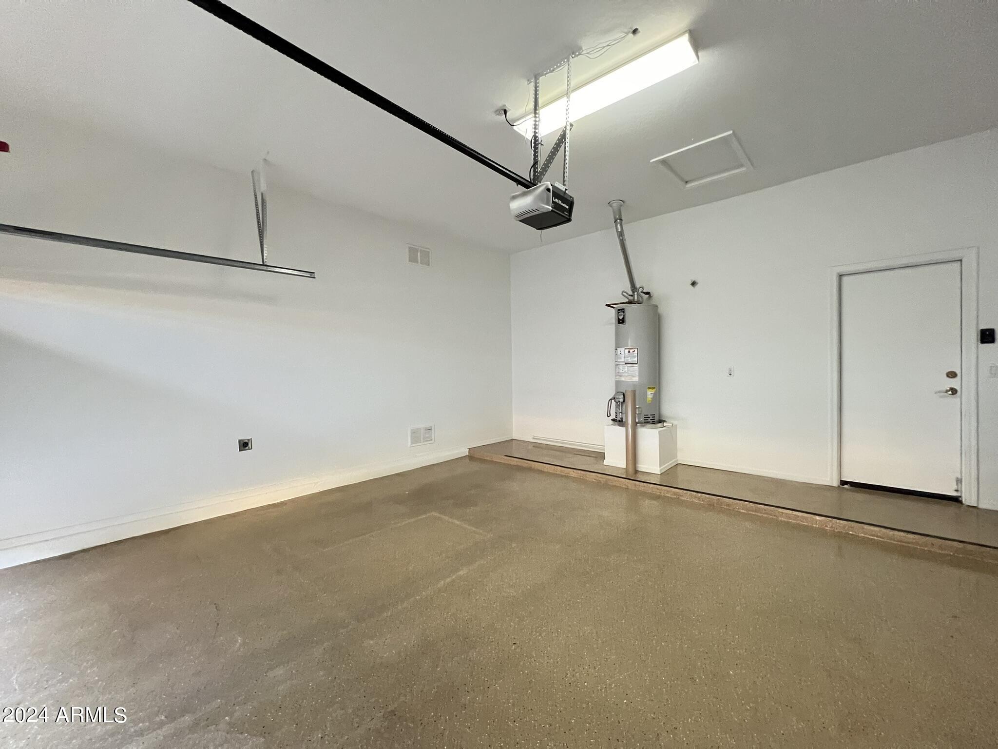 3312 E BLUEBIRD Place