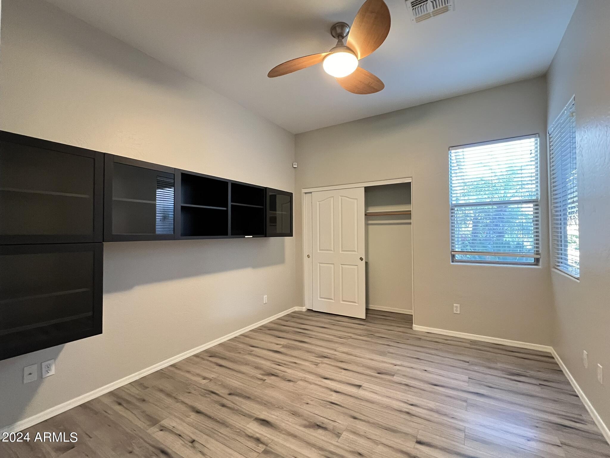 3312 E BLUEBIRD Place