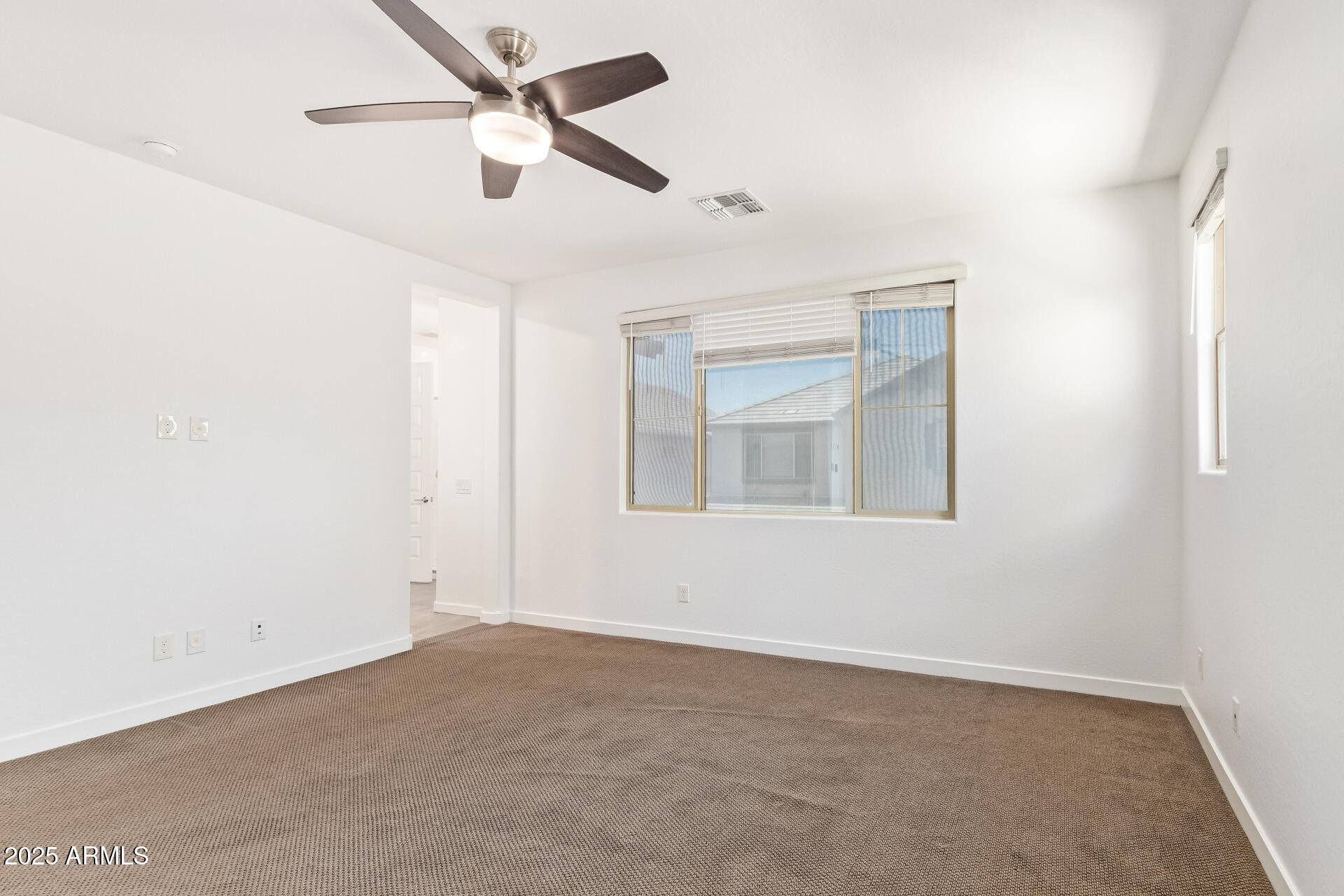 1081 E ARMSTRONG Way