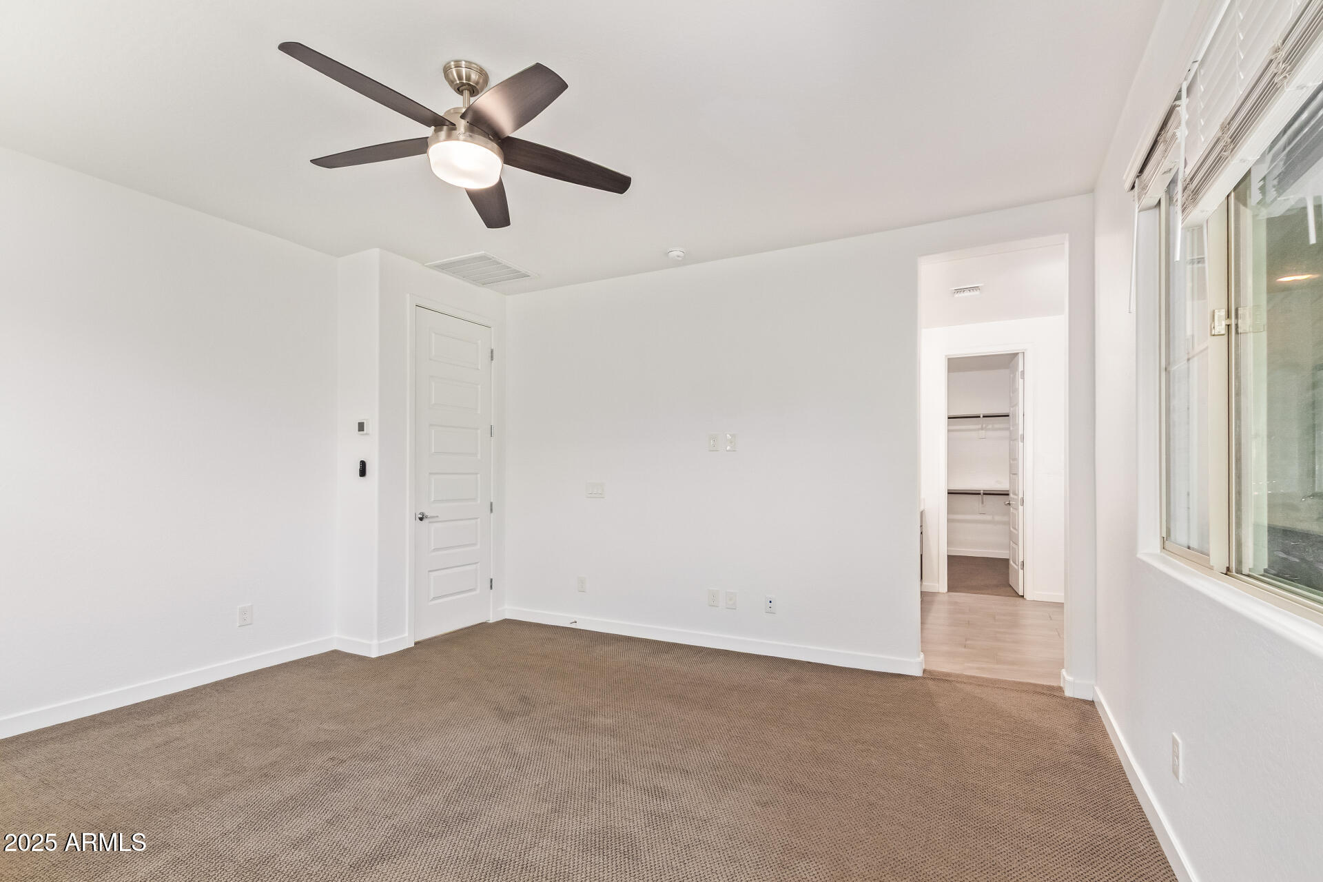 1081 E ARMSTRONG Way