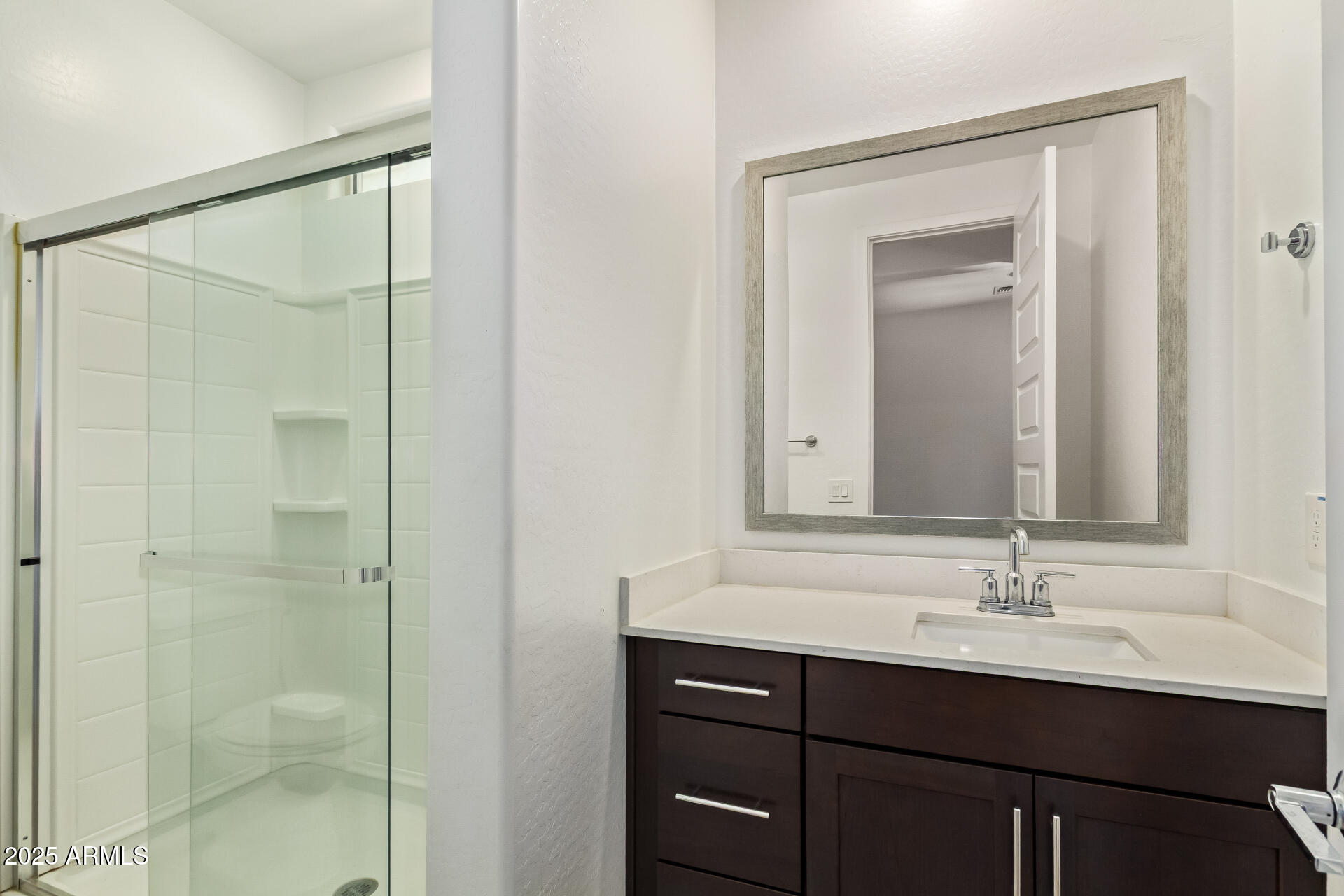 1081 E ARMSTRONG Way