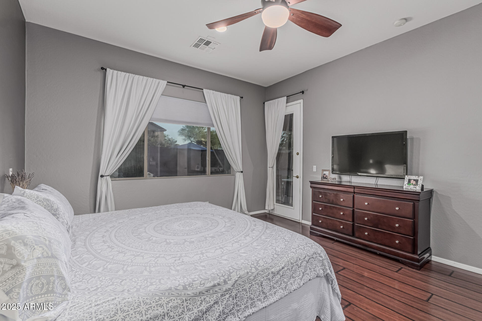 22166 N LAKESIDE Drive