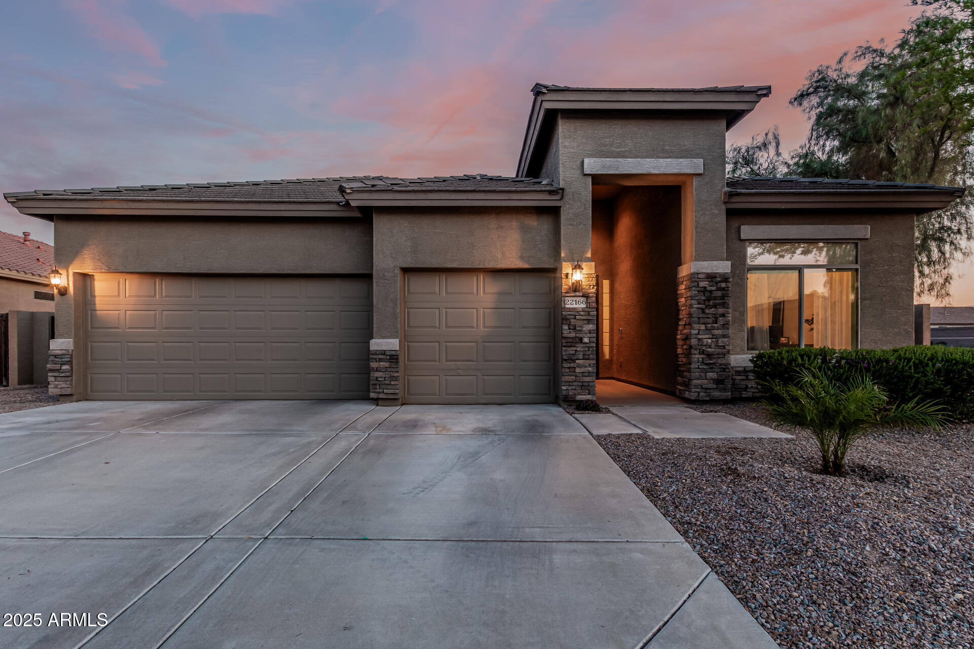 22166 N LAKESIDE Drive