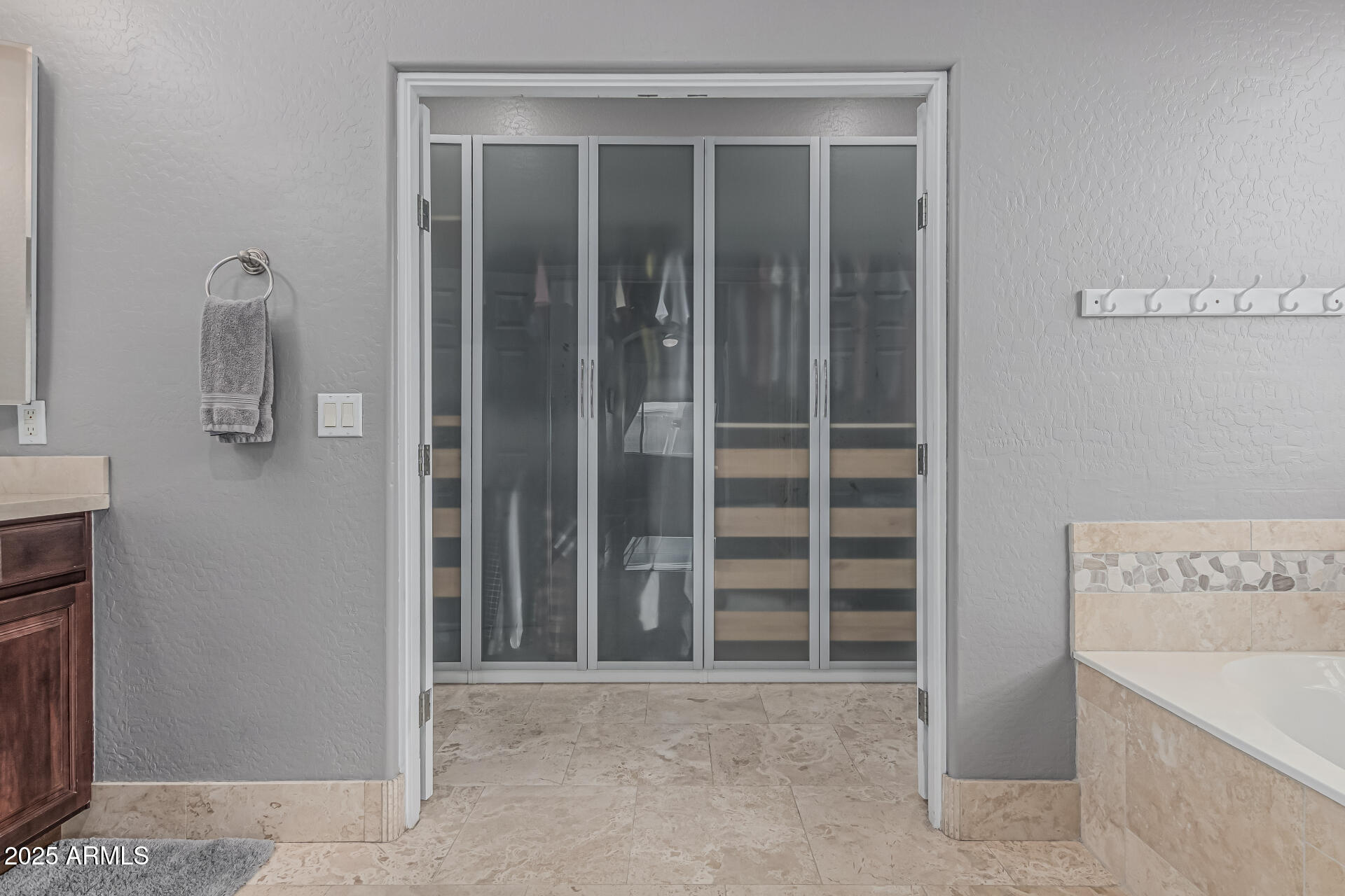 22166 N LAKESIDE Drive