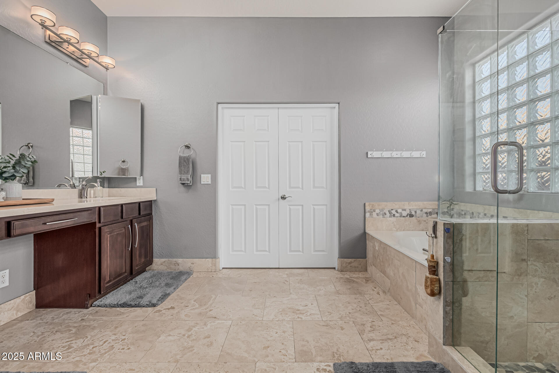 22166 N LAKESIDE Drive