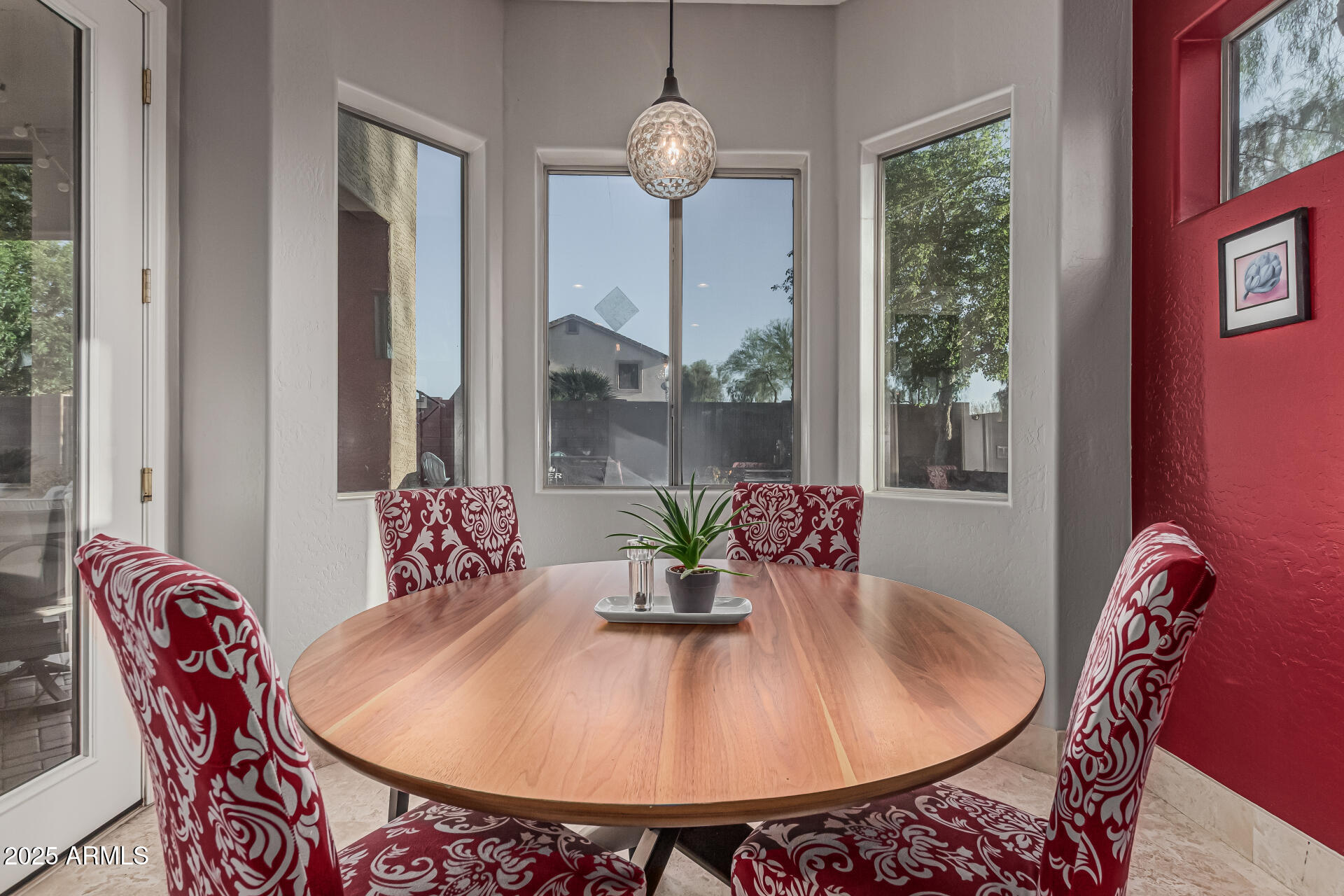 22166 N LAKESIDE Drive