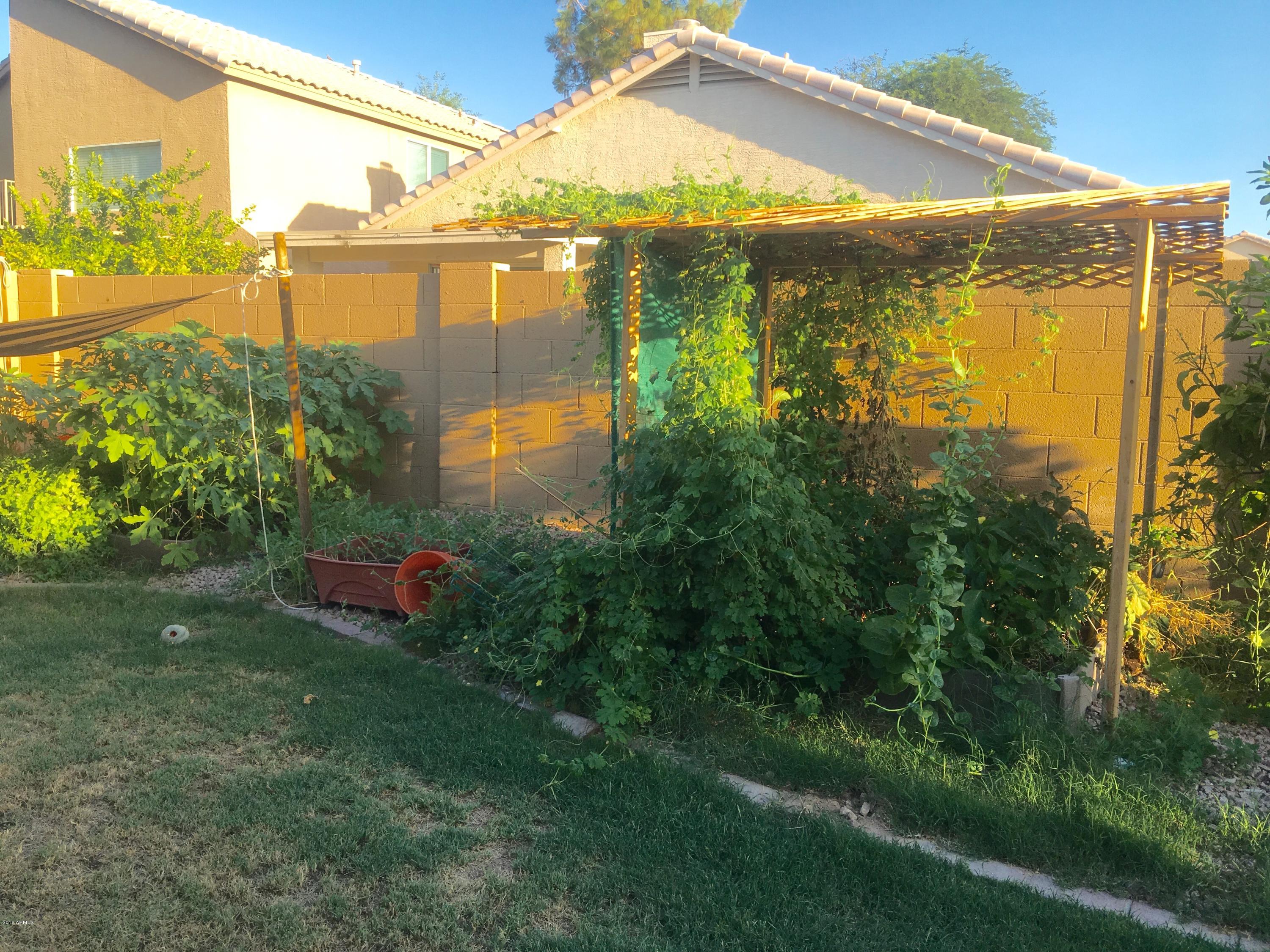 4769 W DETROIT Court