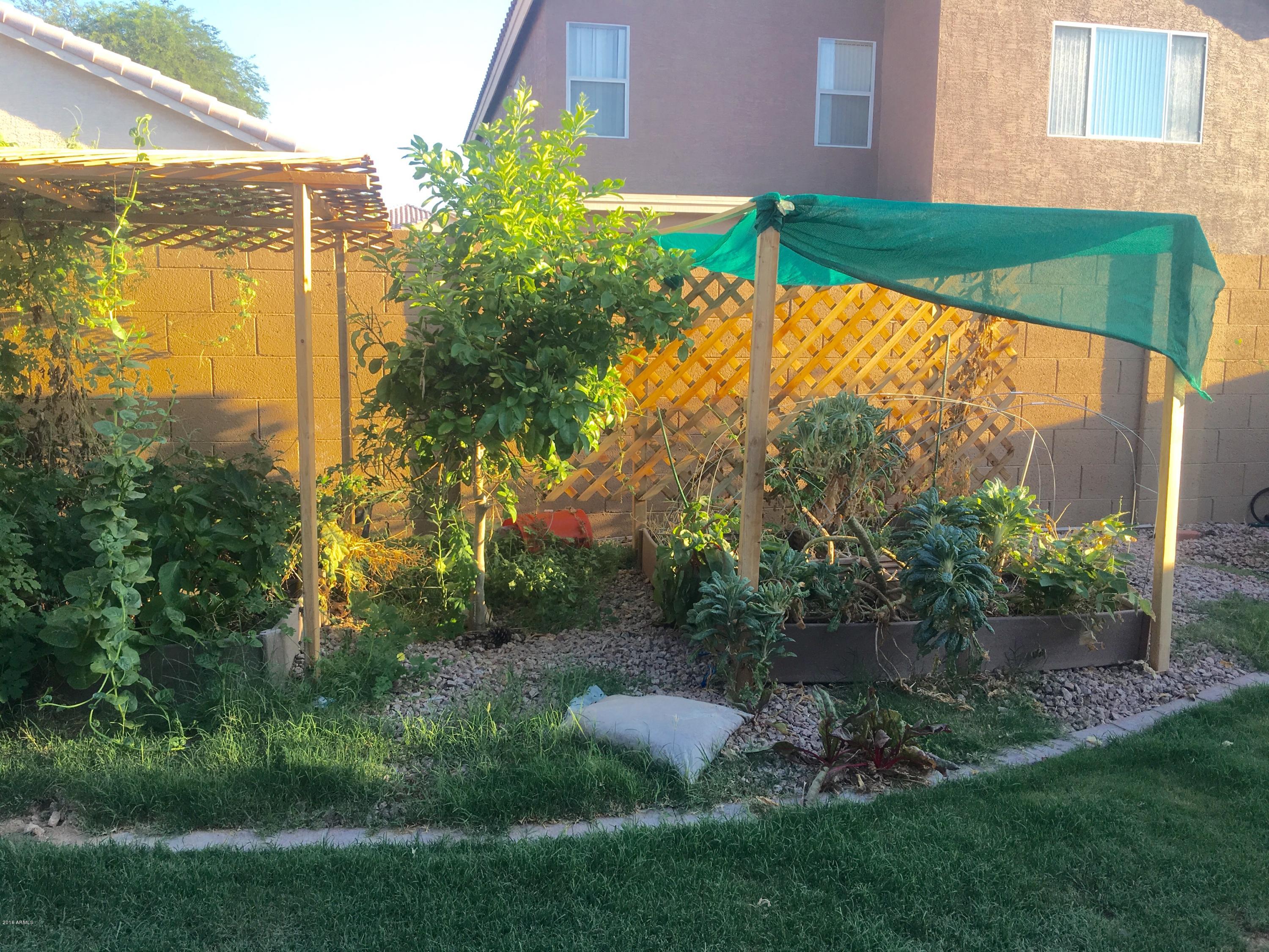 4769 W DETROIT Court