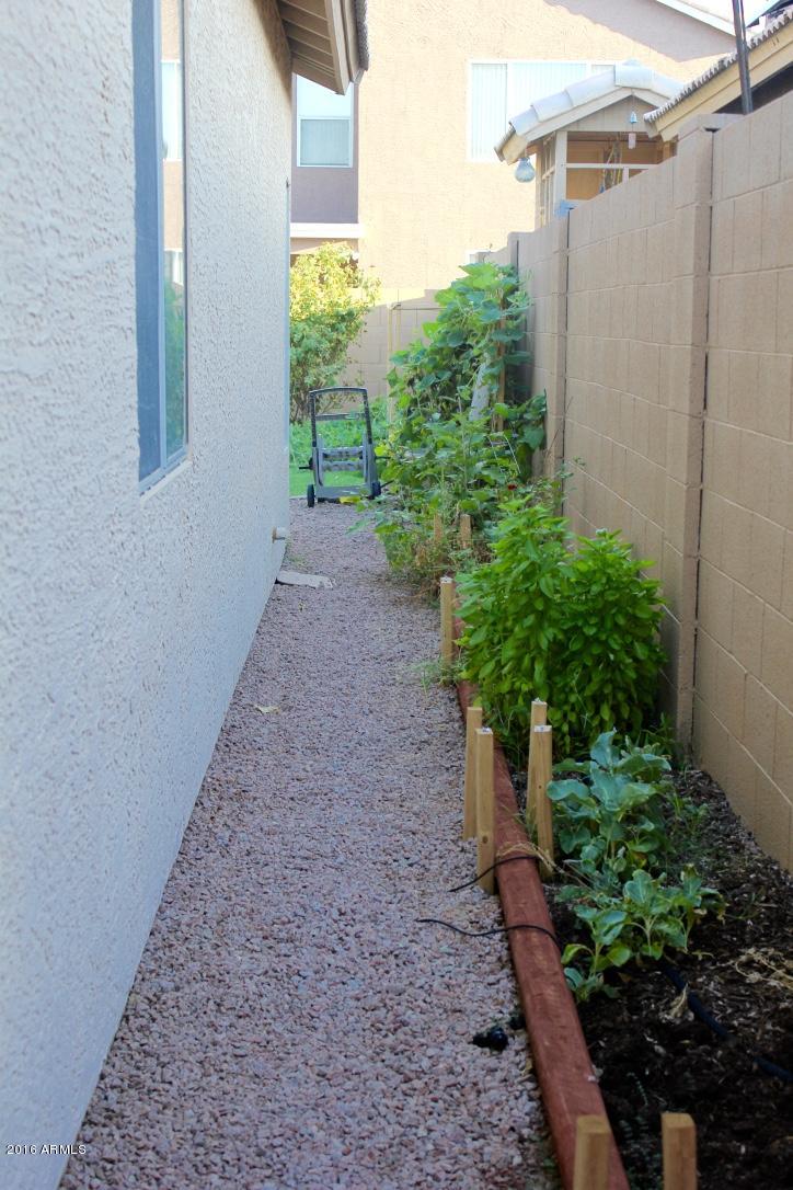 4769 W DETROIT Court