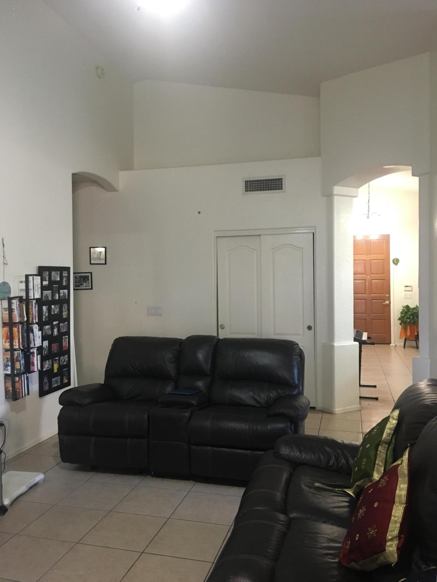 4769 W DETROIT Court