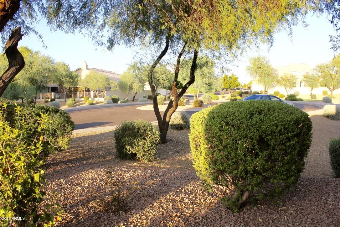 4769 W DETROIT Court