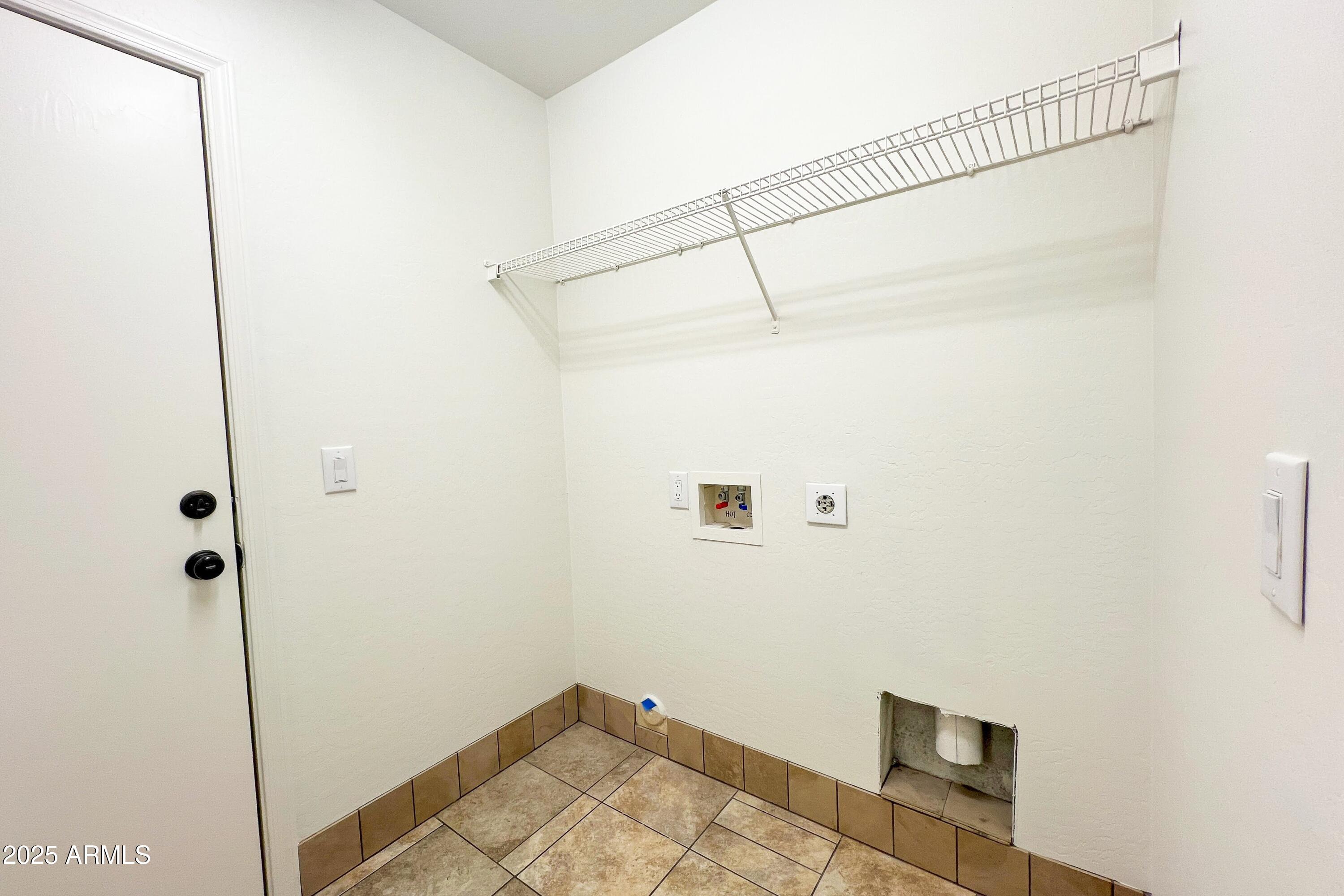 22755 W YAVAPAI Street