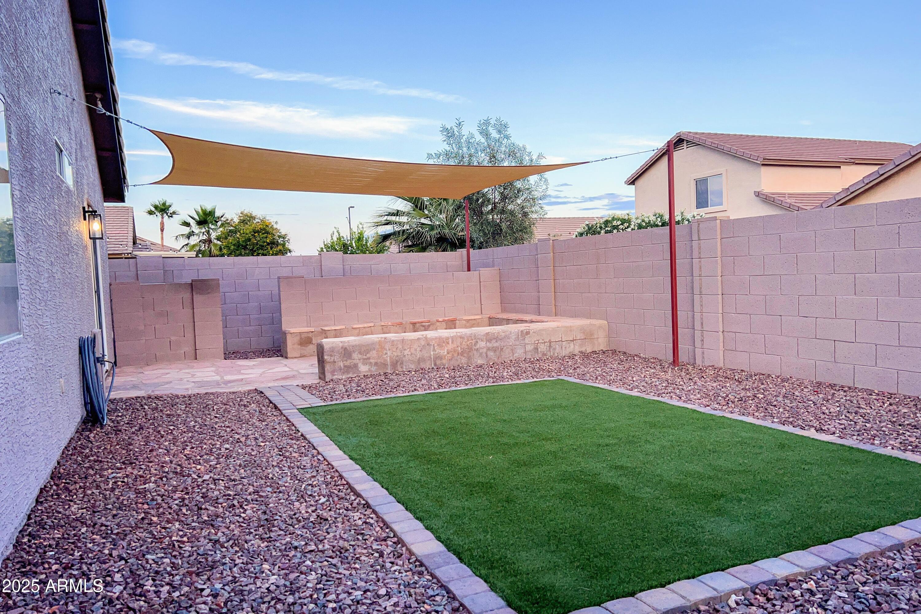 22755 W YAVAPAI Street