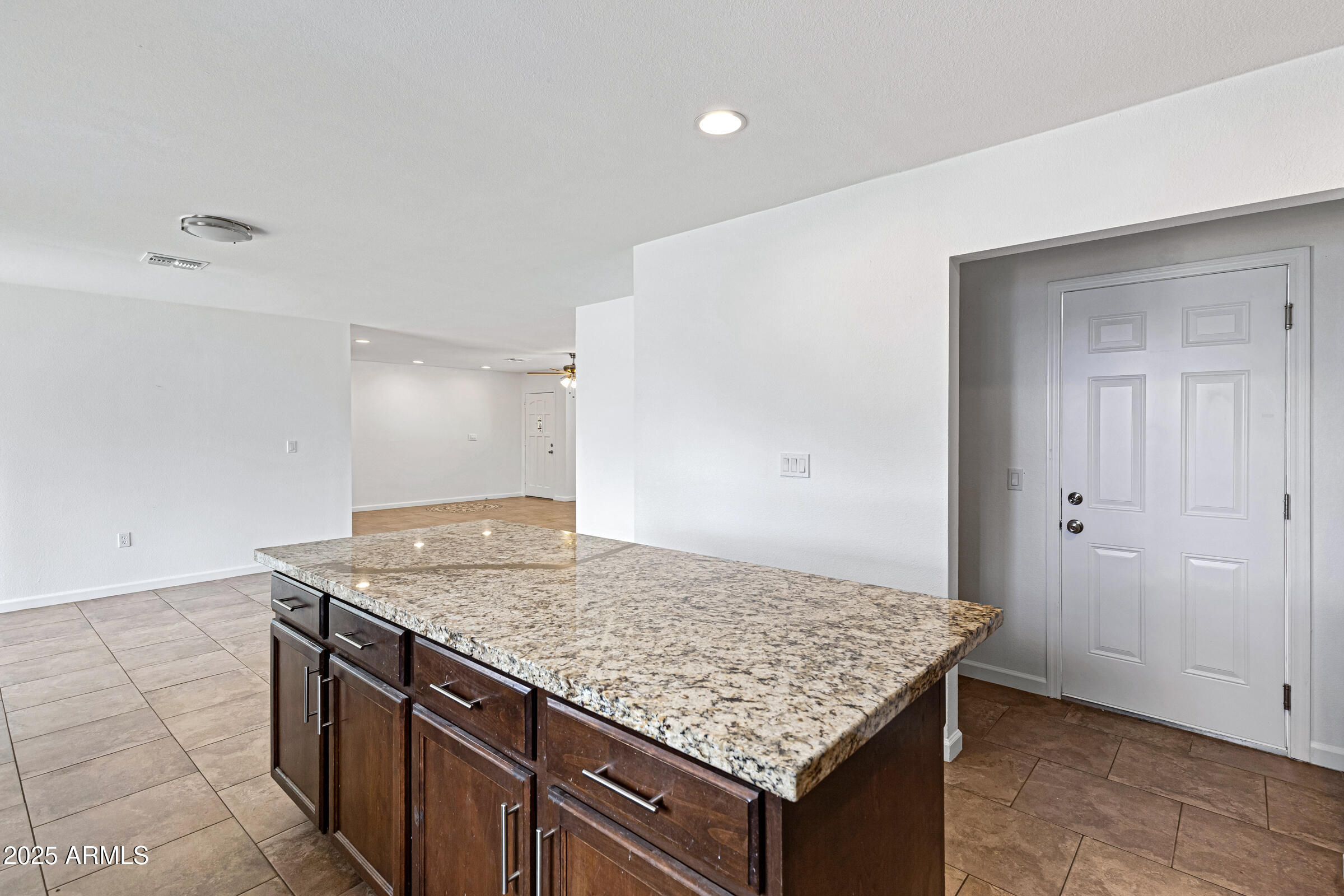 845 W SHANNON Street