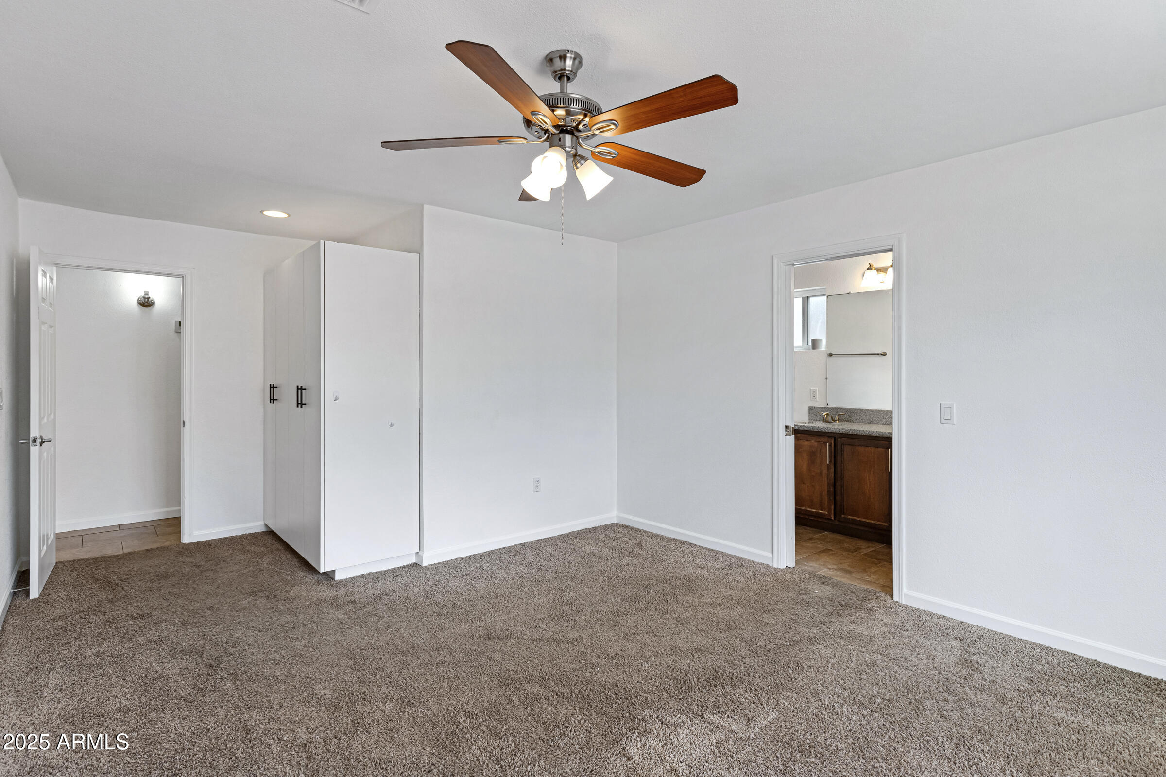 845 W SHANNON Street