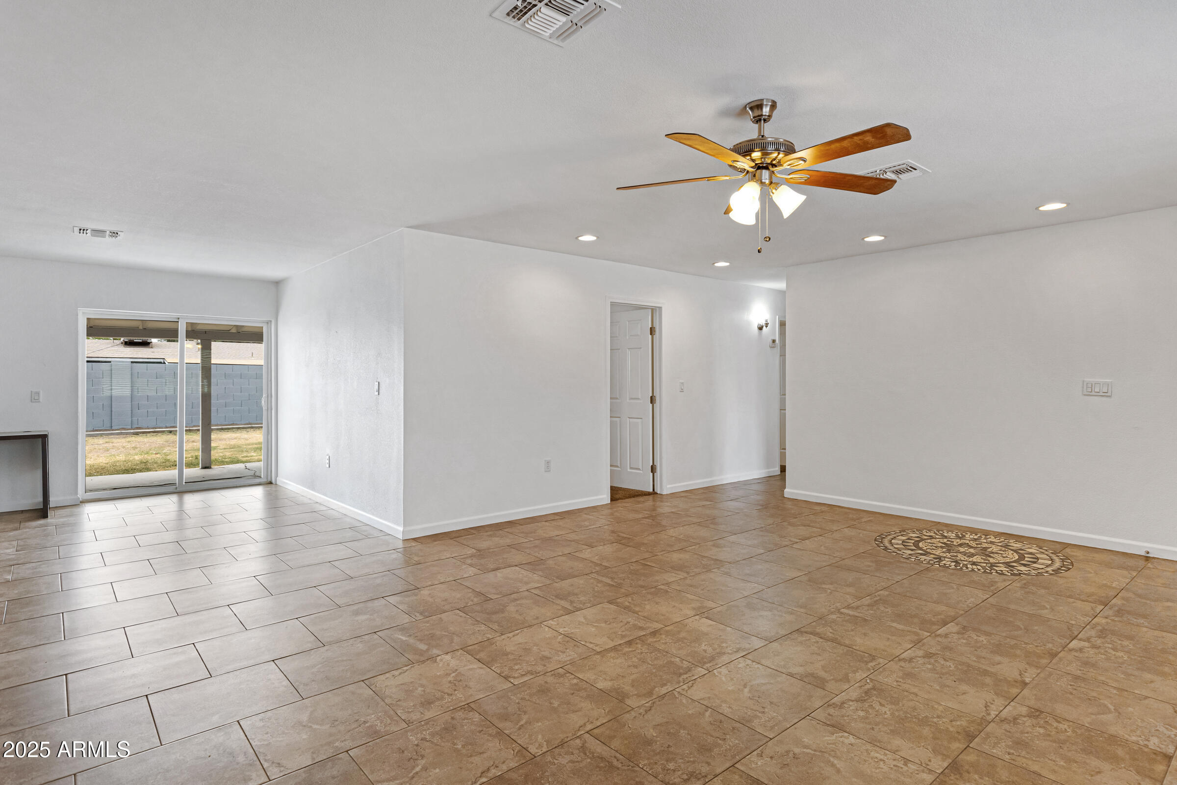 845 W SHANNON Street