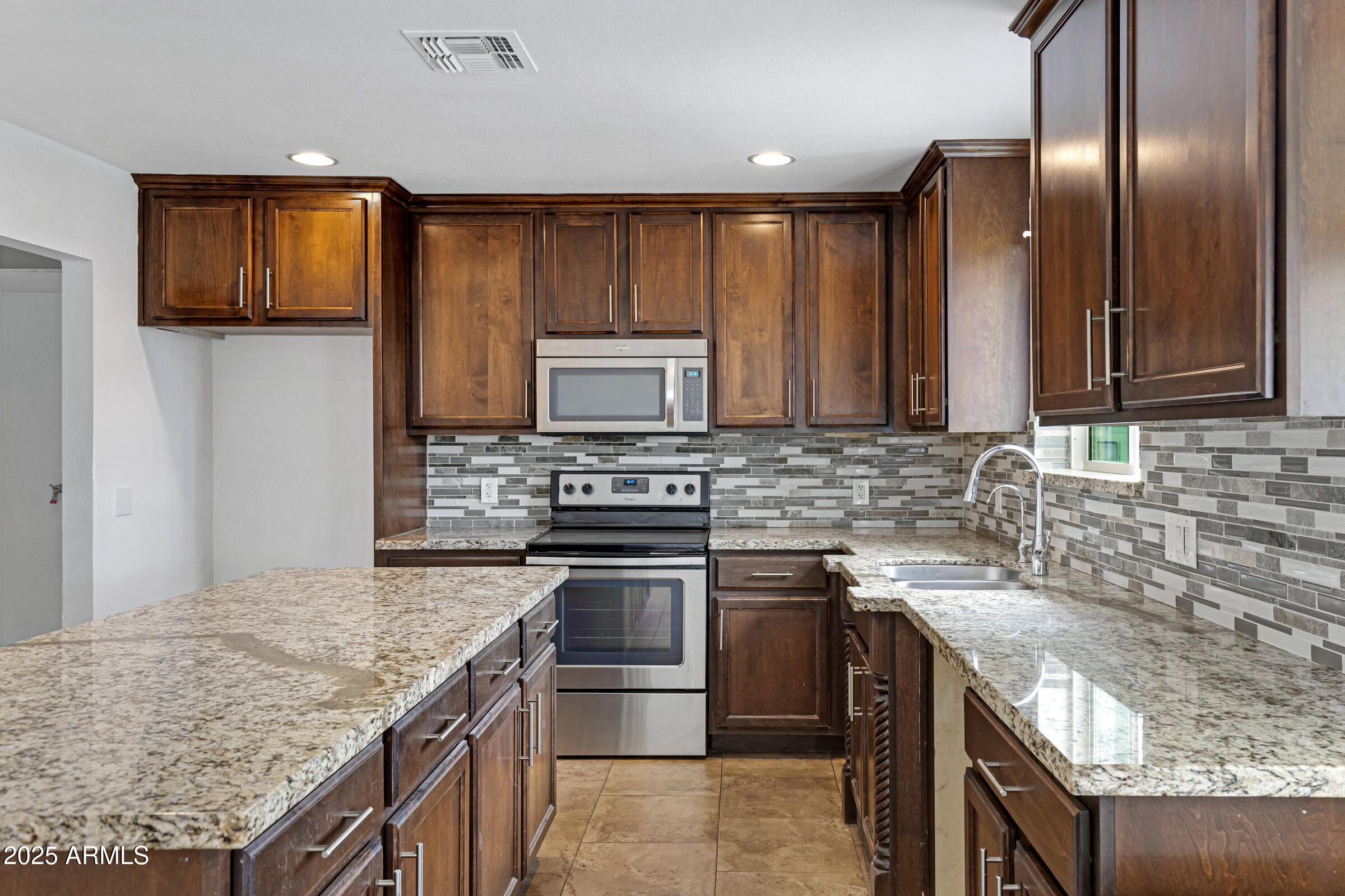 845 W SHANNON Street